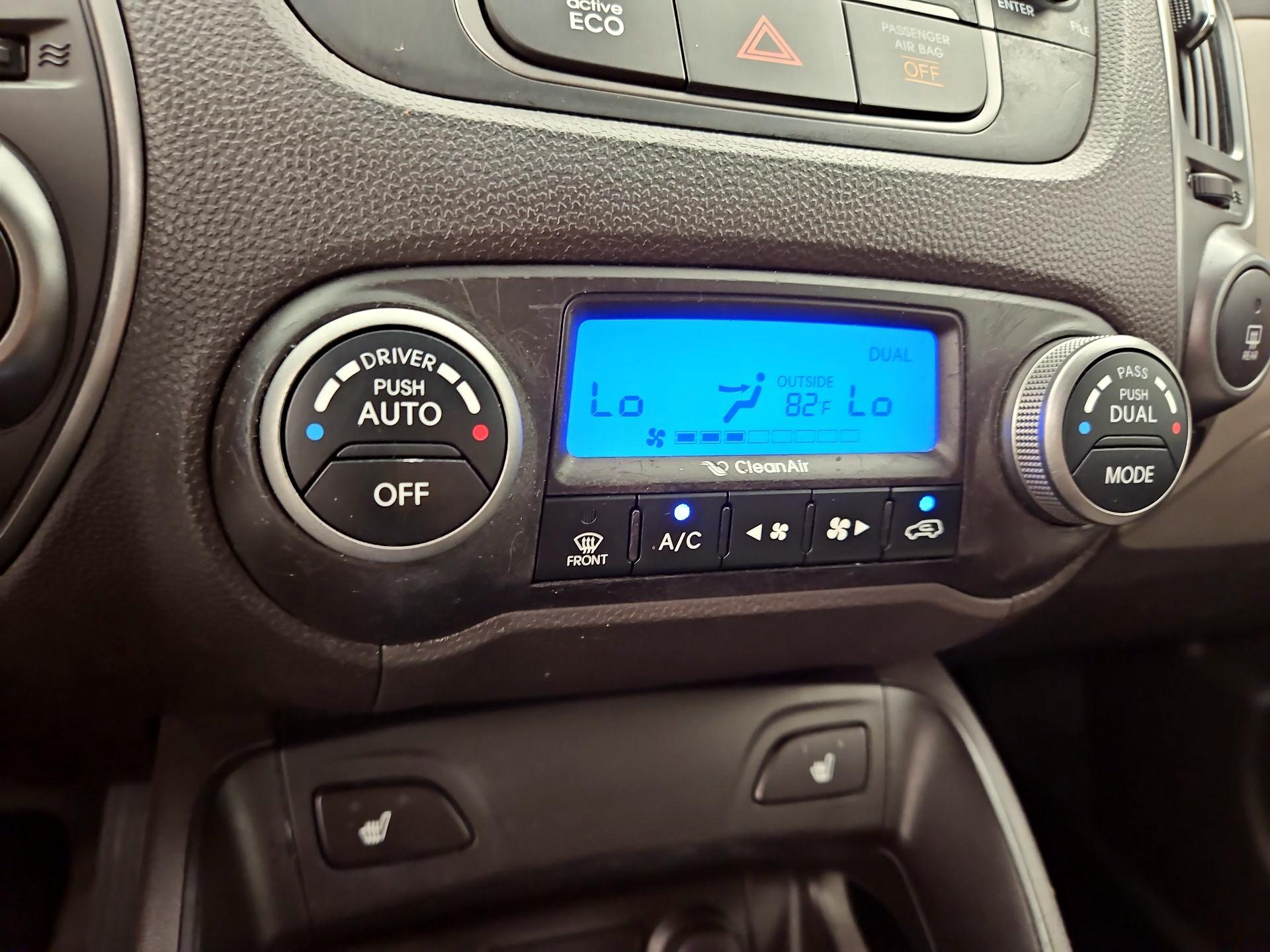 Thumbnail: 2014 Hyundai Tucson - 16