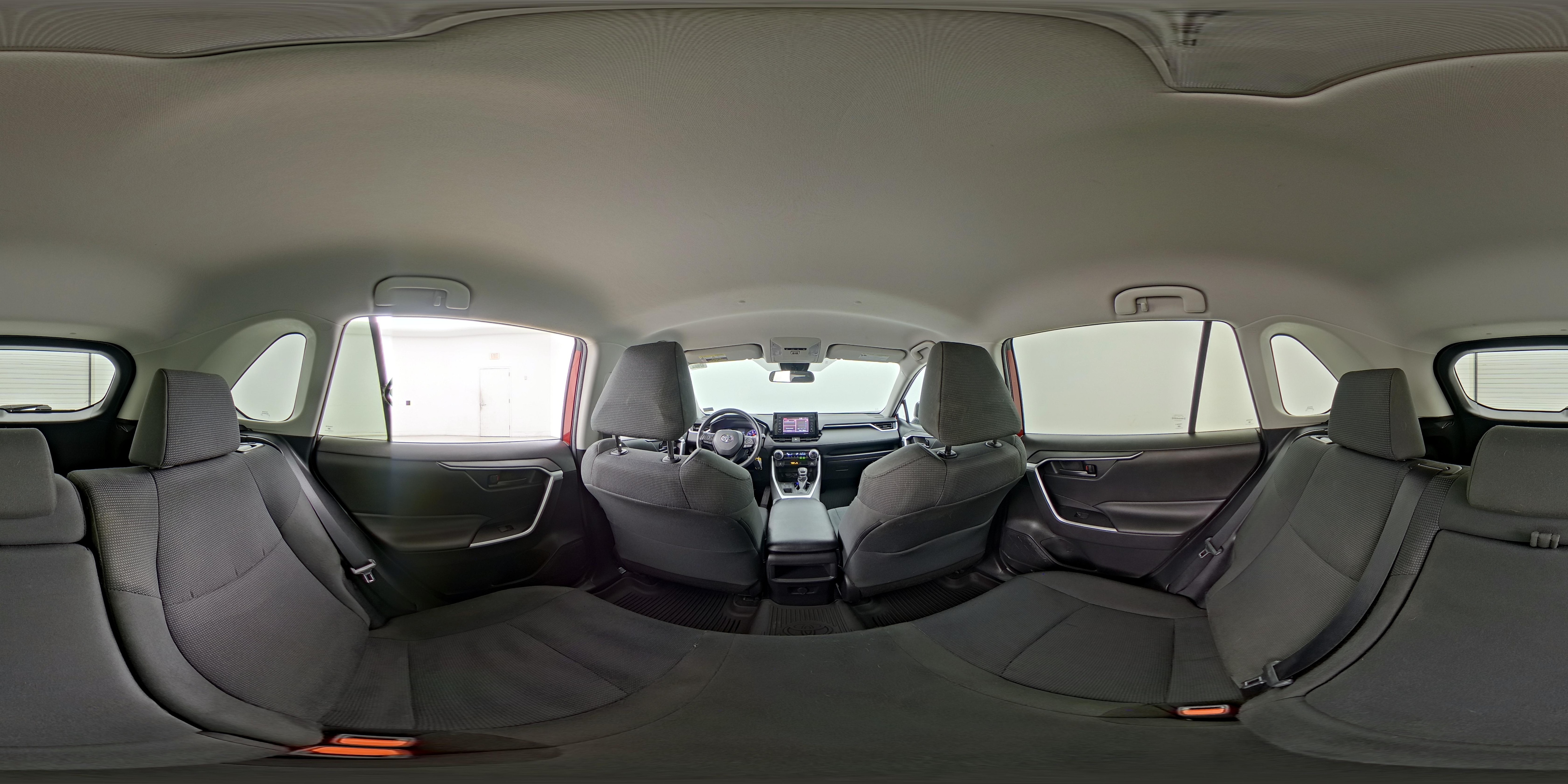 2020 Toyota RAV4 LE - Photo 25