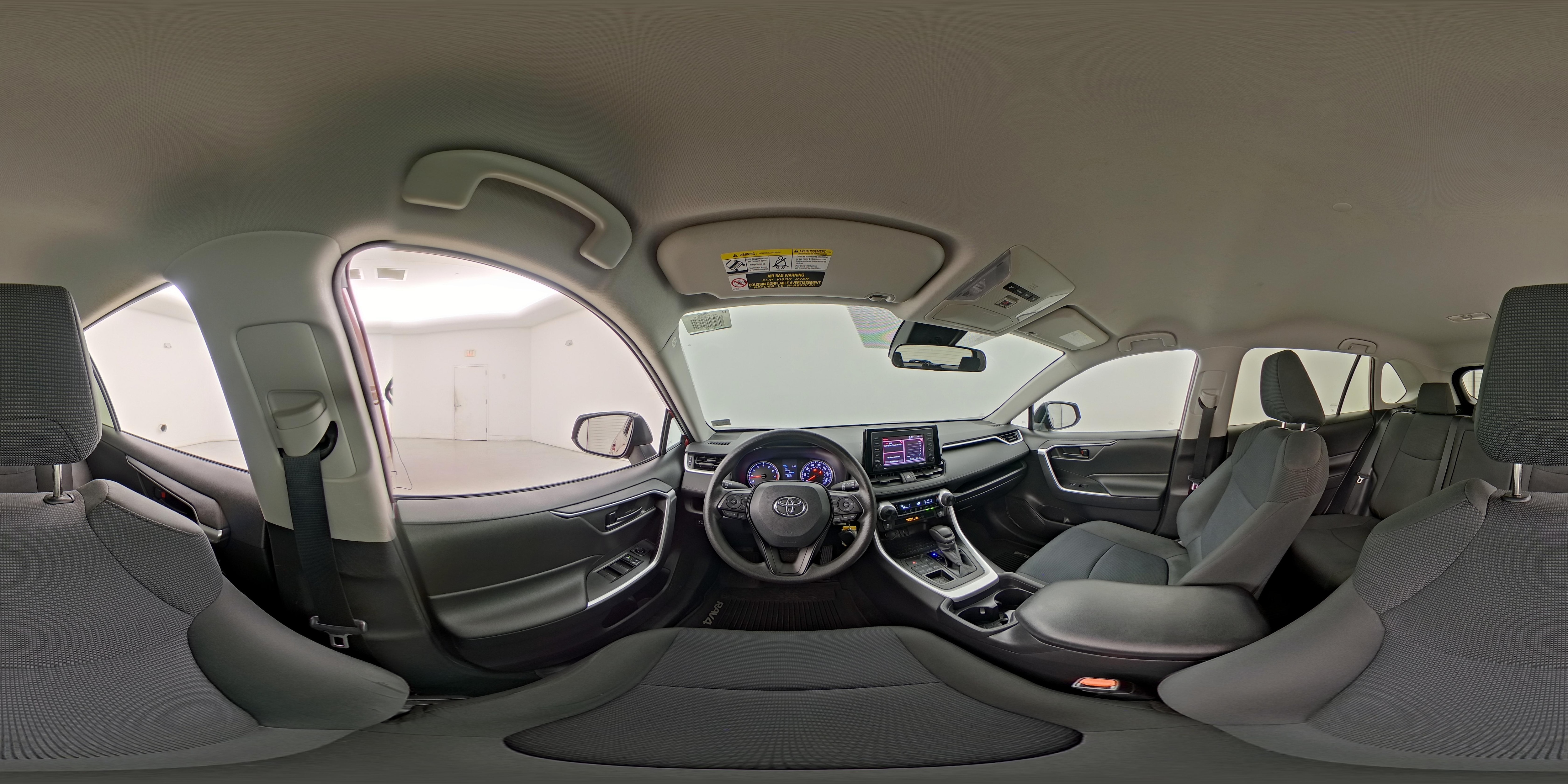 2020 Toyota RAV4 LE - Photo 26