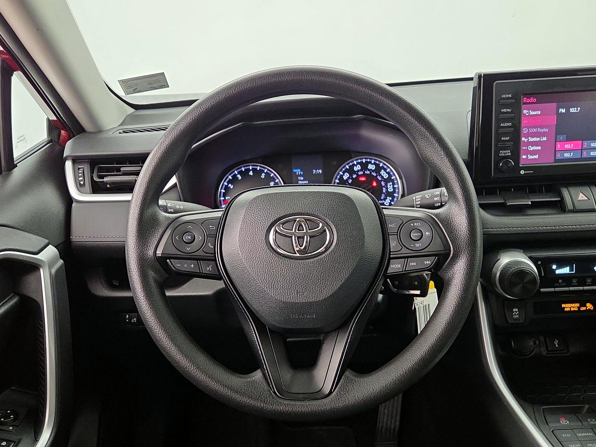 Thumbnail: 2020 Toyota RAV4 - 10