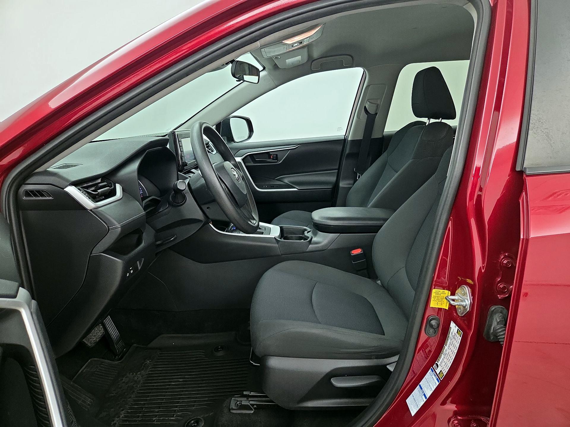 Thumbnail: 2020 Toyota RAV4 - 11