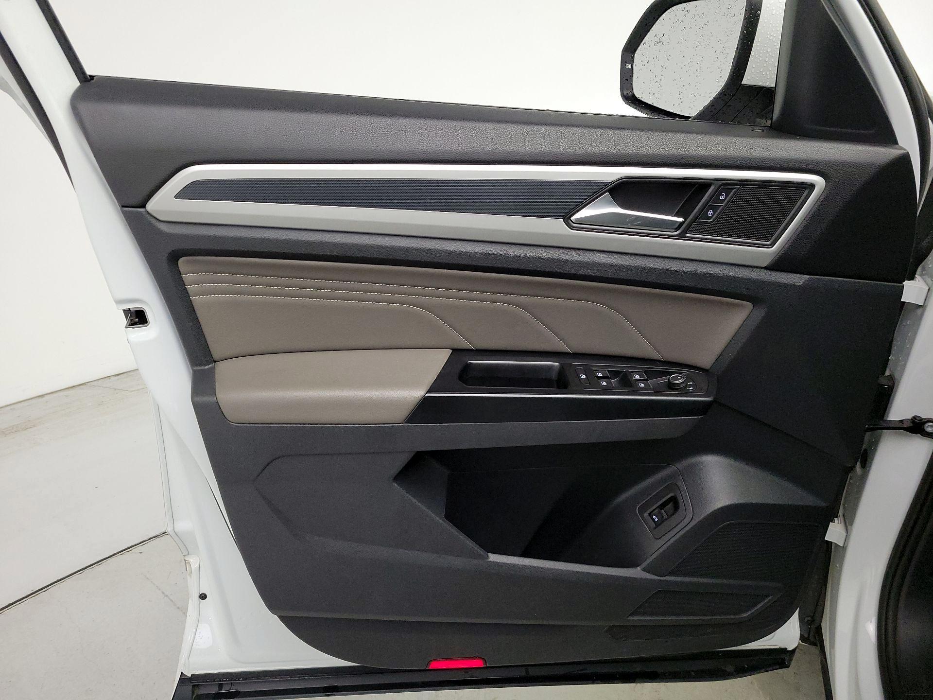 Thumbnail: 2021 Volkswagen Atlas - 12