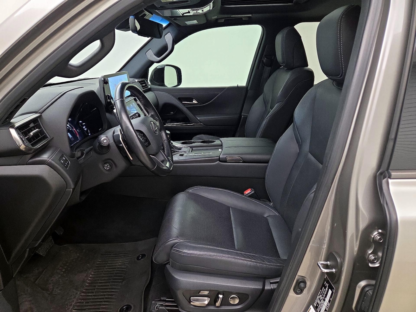 2024 Lexus LX Premium - Photo 12