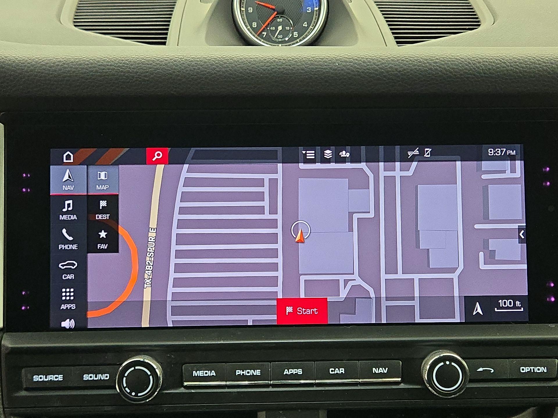 Thumbnail: 2021 Porsche Macan - 14