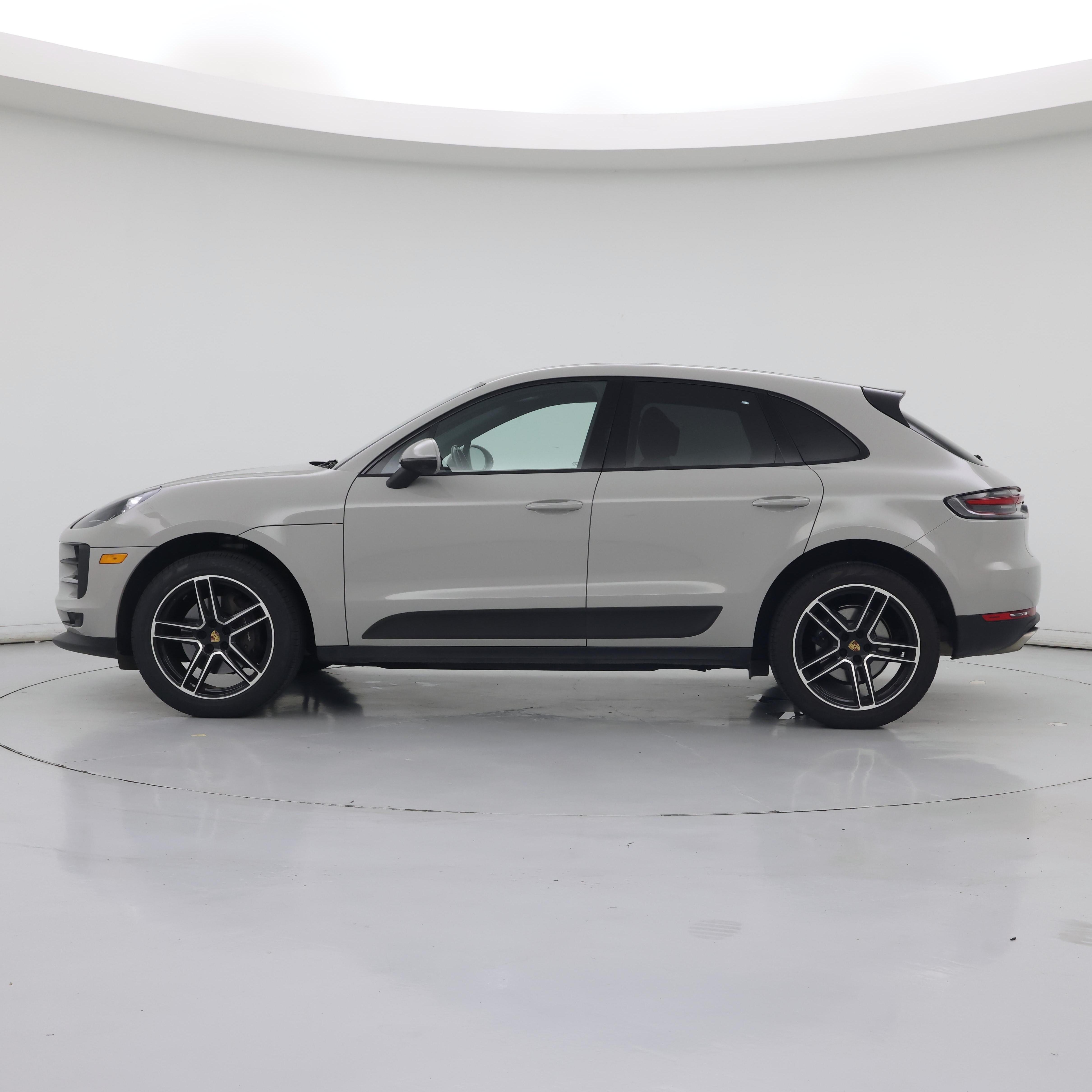 Thumbnail: 2021 Porsche Macan - 3