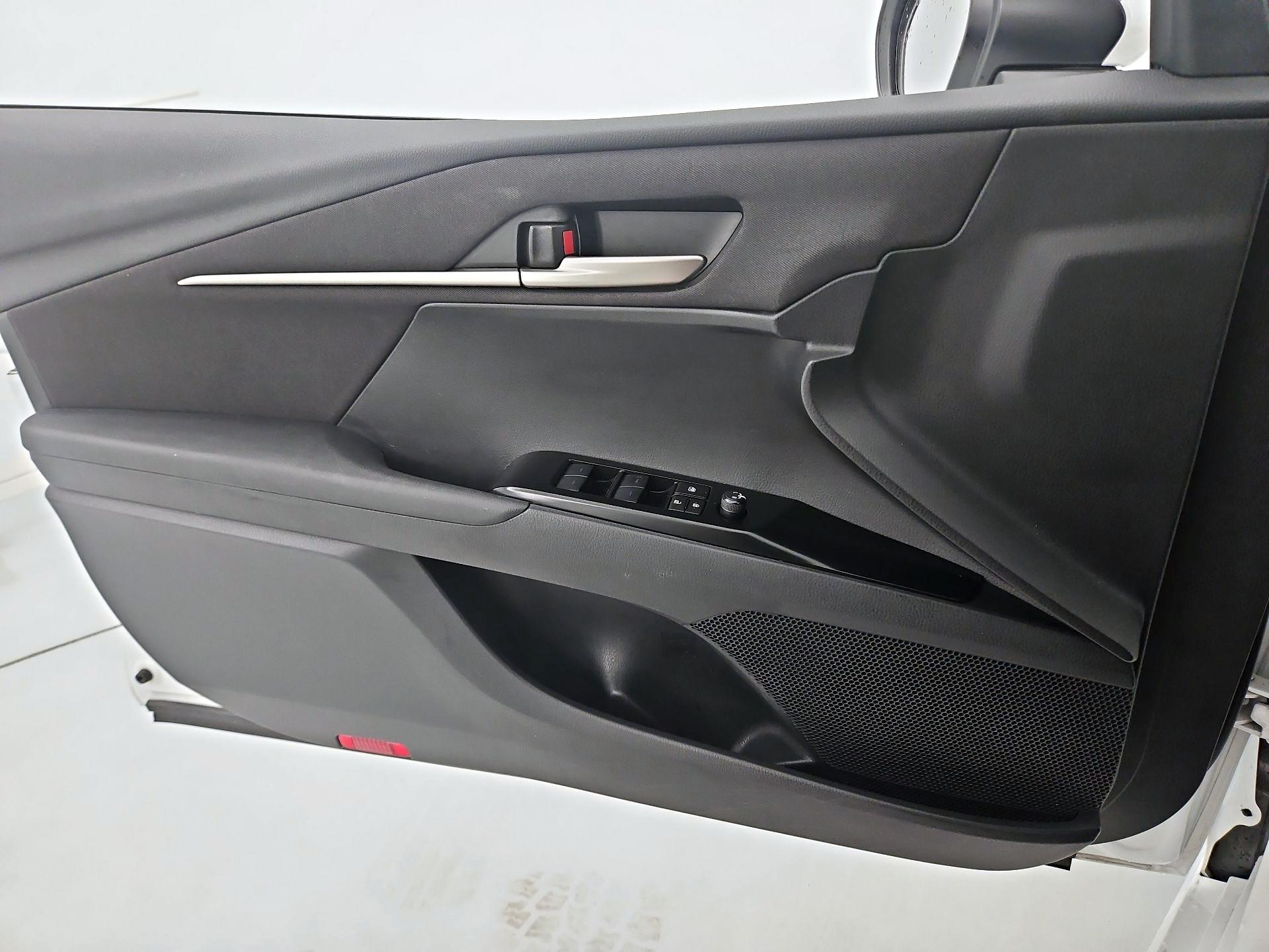 Thumbnail: 2025 Toyota Camry - 12