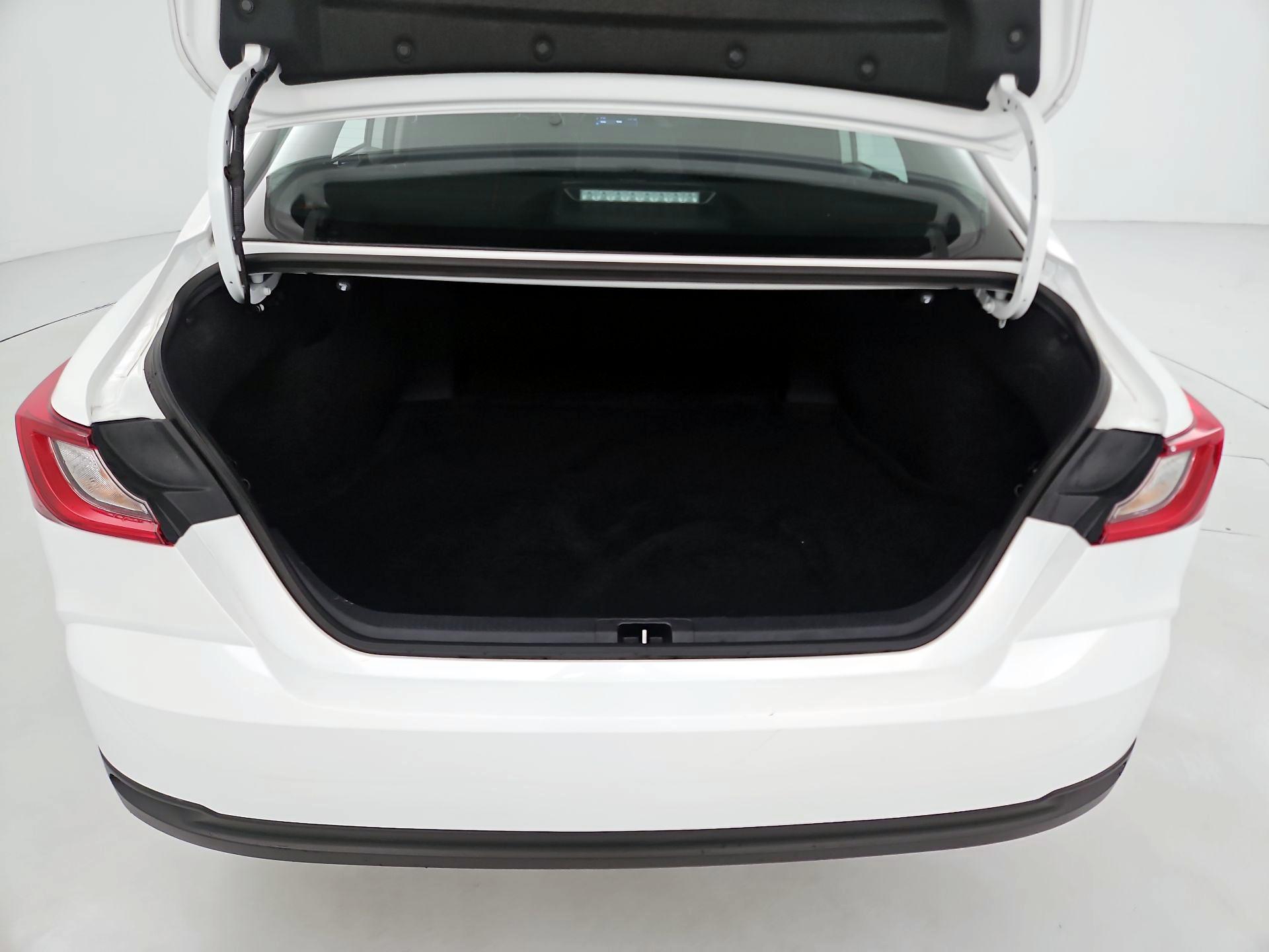 Thumbnail: 2025 Toyota Camry - 20