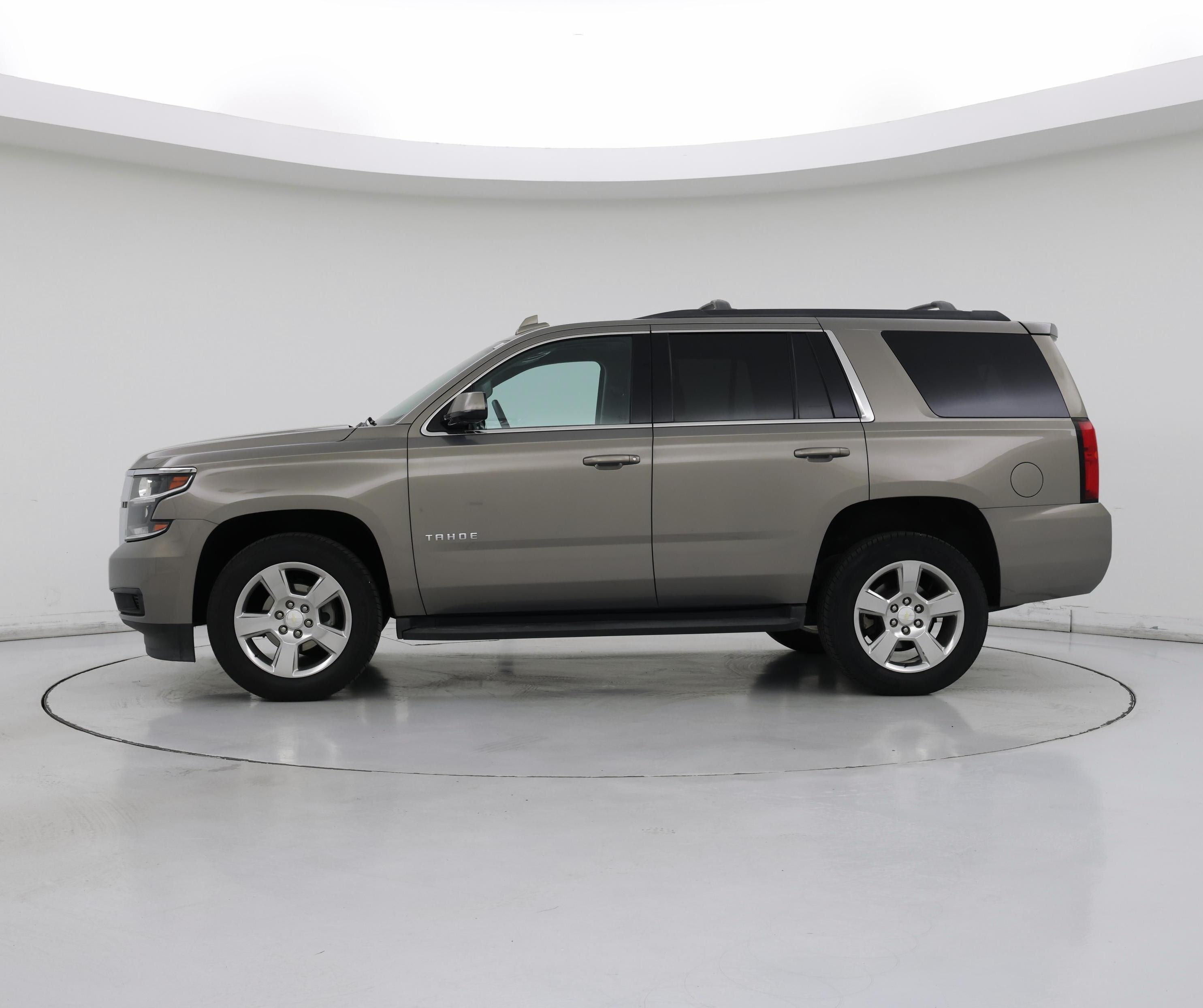 Thumbnail: 2017 Chevrolet Tahoe - 3