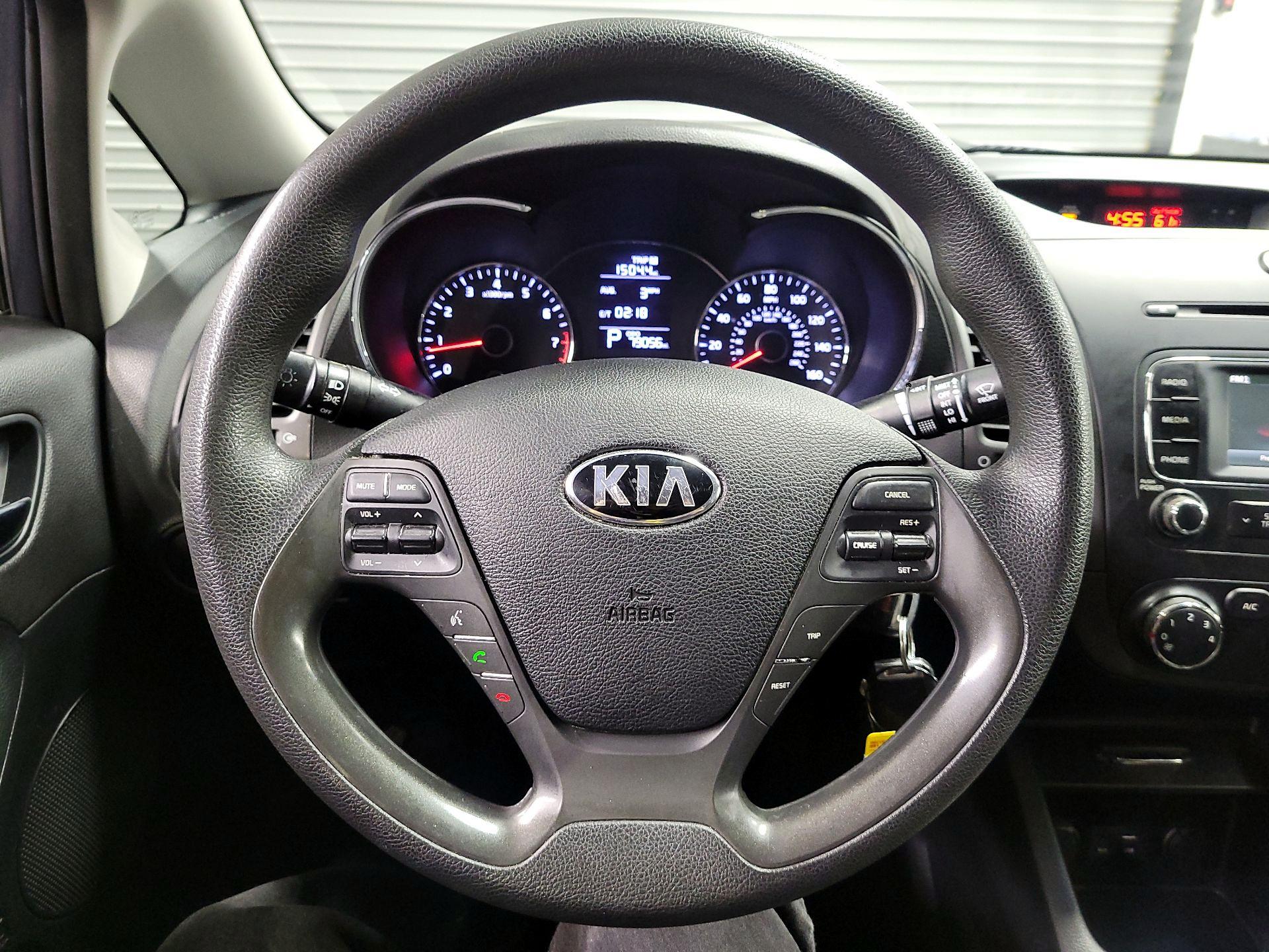 Thumbnail: 2016 Kia Forte - 10