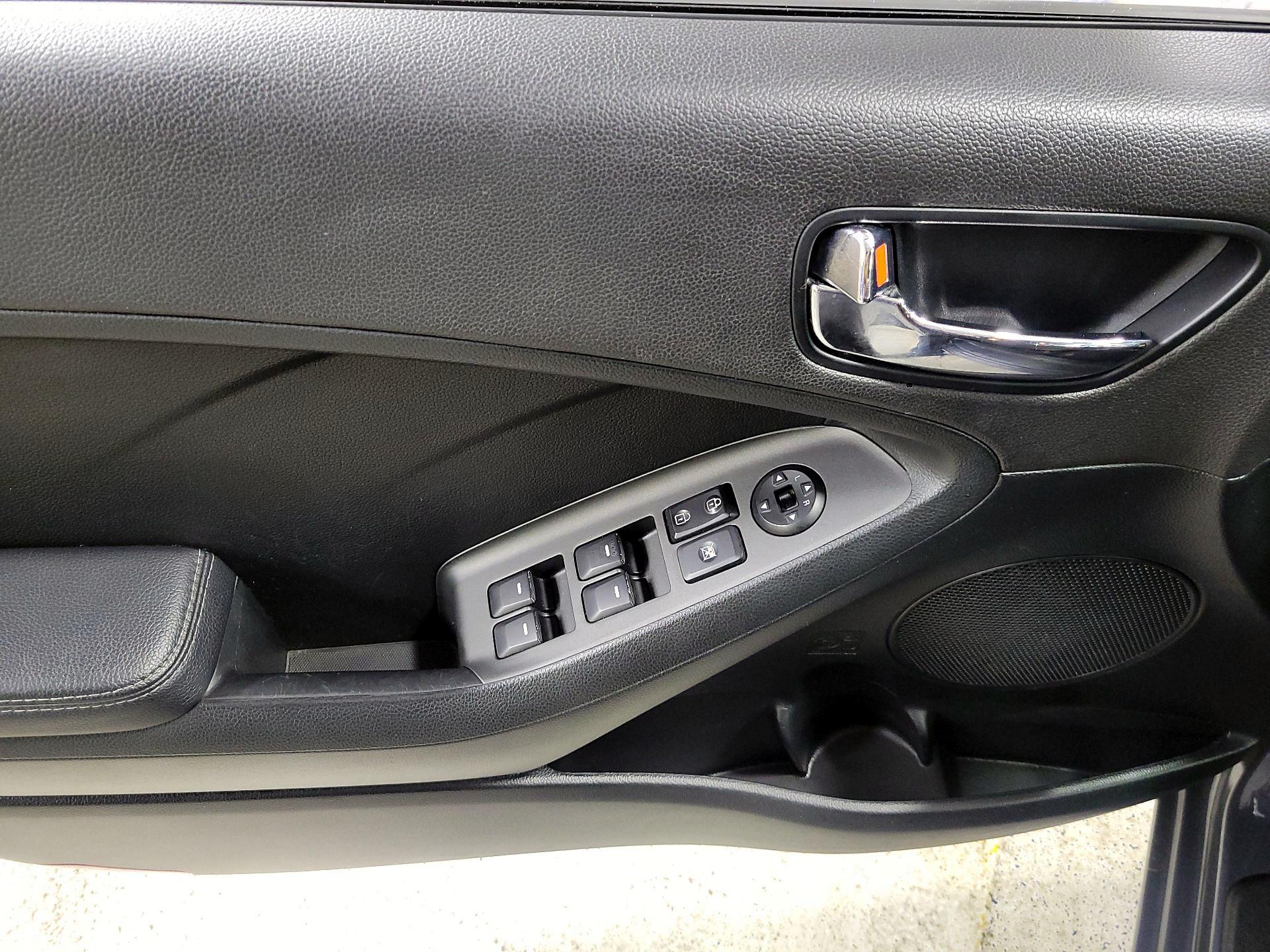 Thumbnail: 2016 Kia Forte - 12