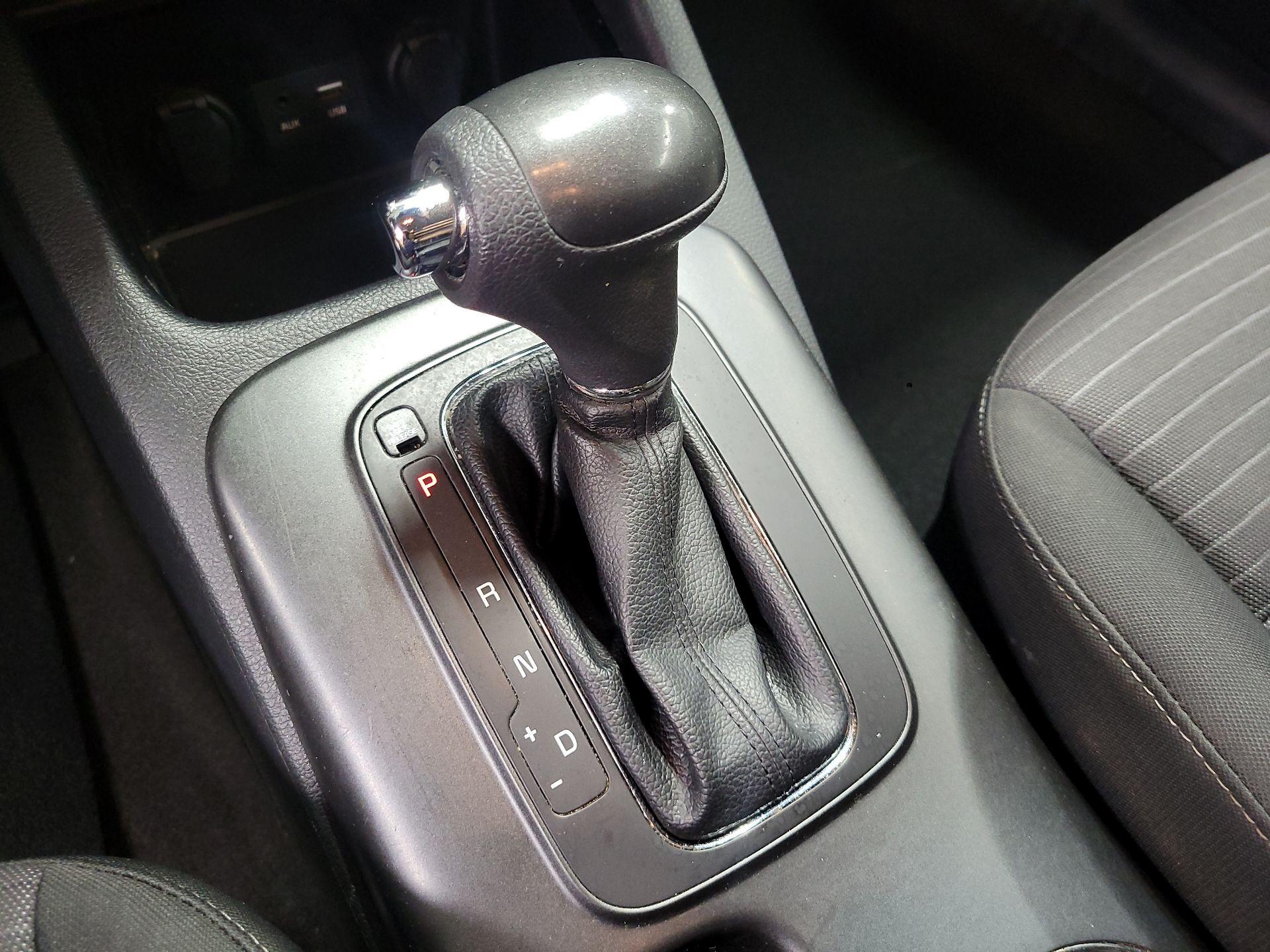 Thumbnail: 2016 Kia Forte - 17