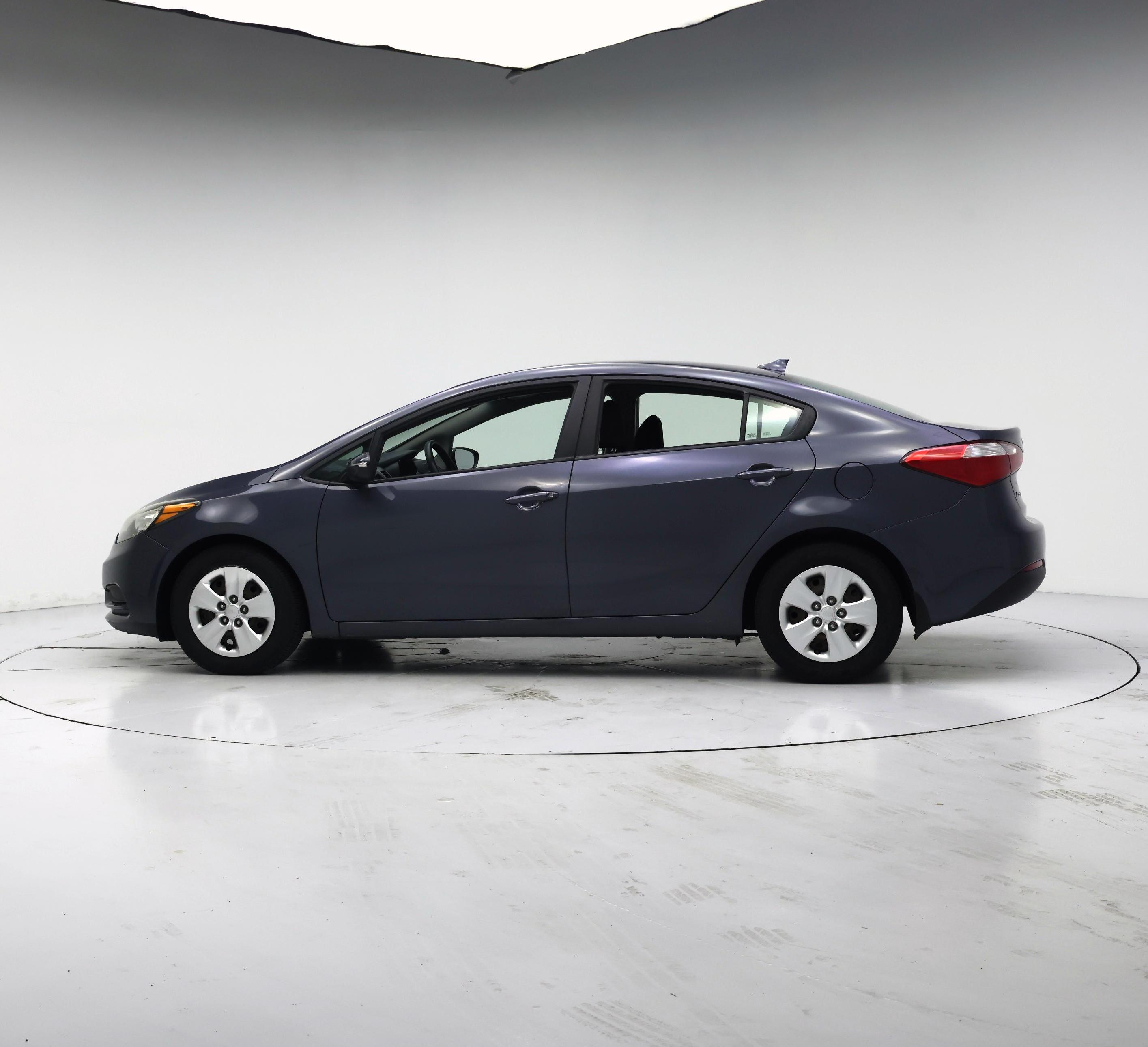 Thumbnail: 2016 Kia Forte - 3