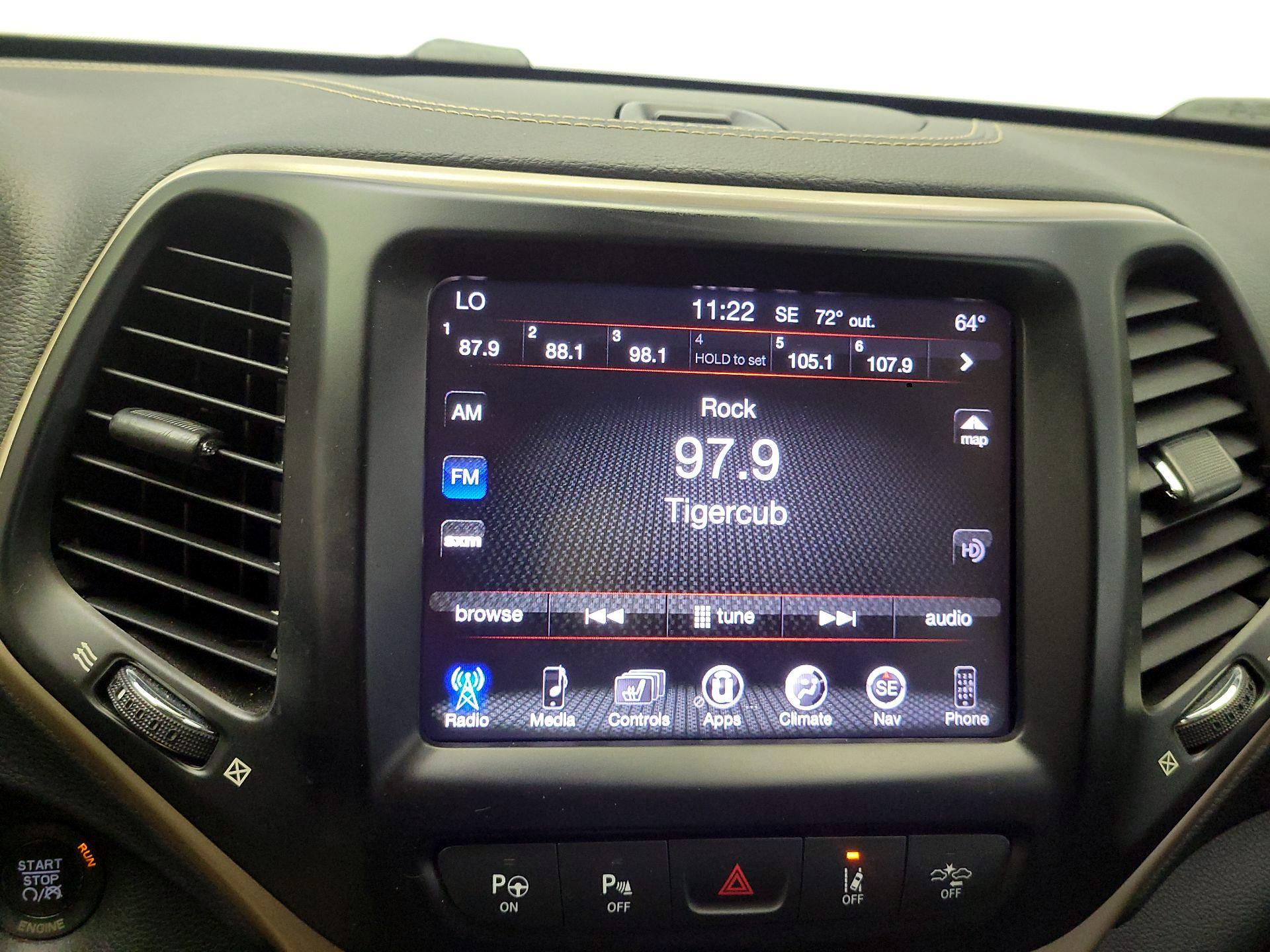 Thumbnail: 2016 Jeep Cherokee - 16
