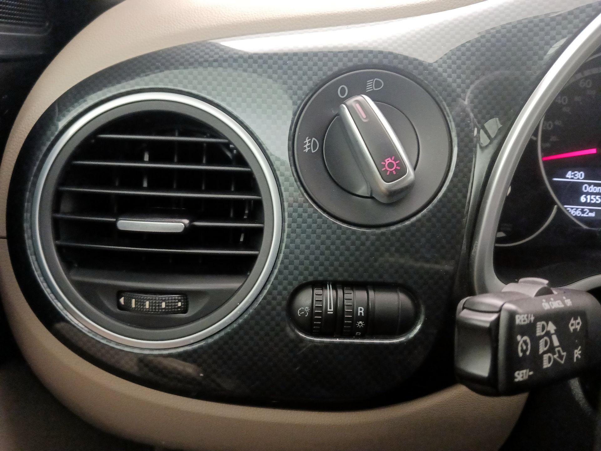 Thumbnail: 2014 Volkswagen Beetle - 13