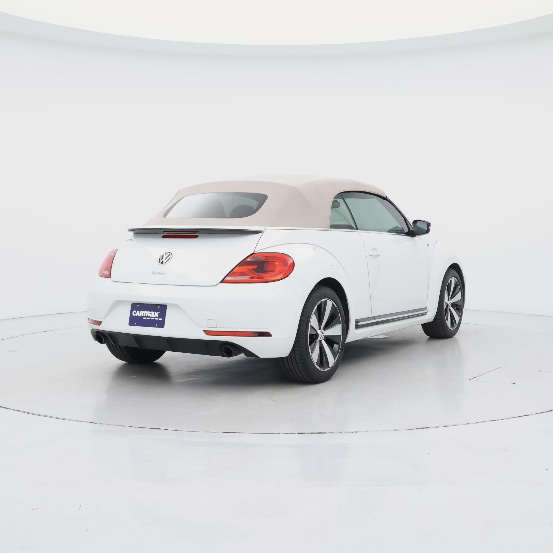 Thumbnail: 2014 Volkswagen Beetle - 8