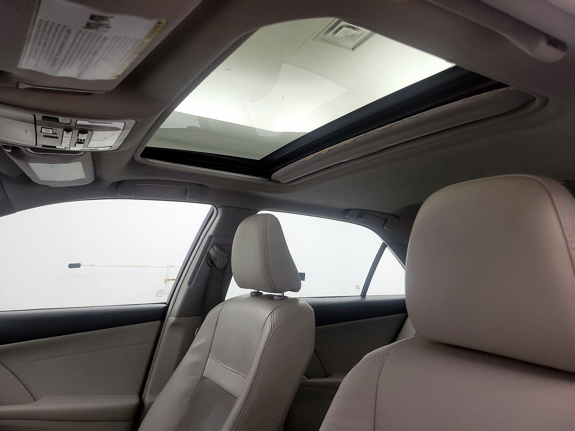 Thumbnail: 2014 Toyota Camry - 19