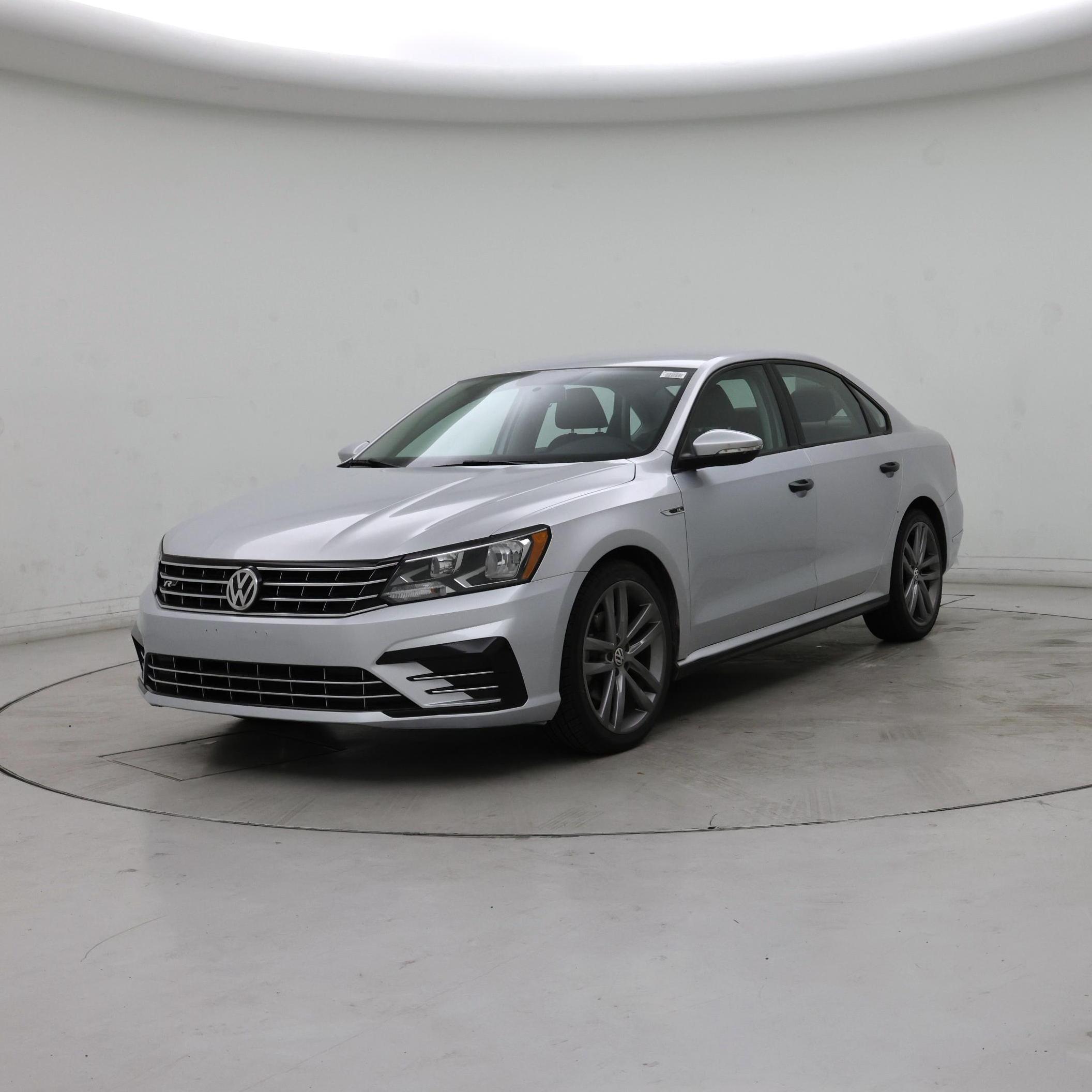 Thumbnail: 2018 Volkswagen Passat - 4