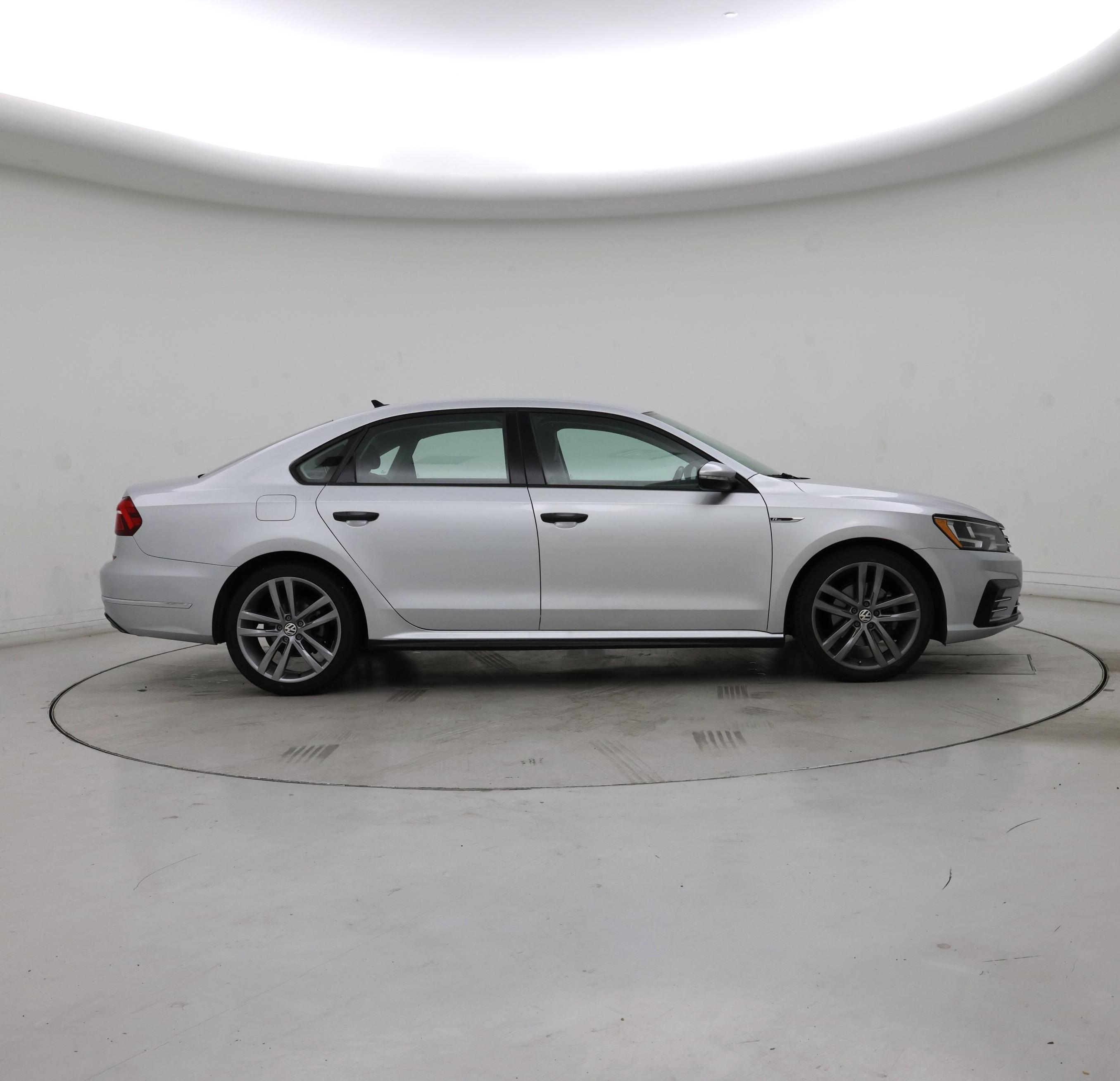 Thumbnail: 2018 Volkswagen Passat - 7