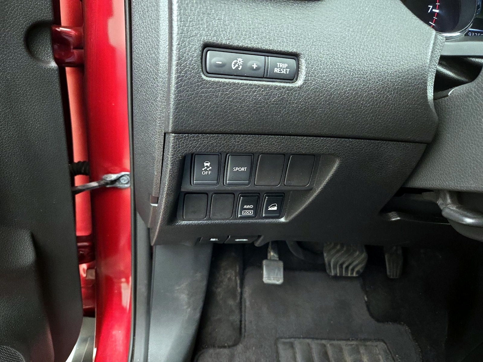 2014 Nissan Rogue SV - Photo 14
