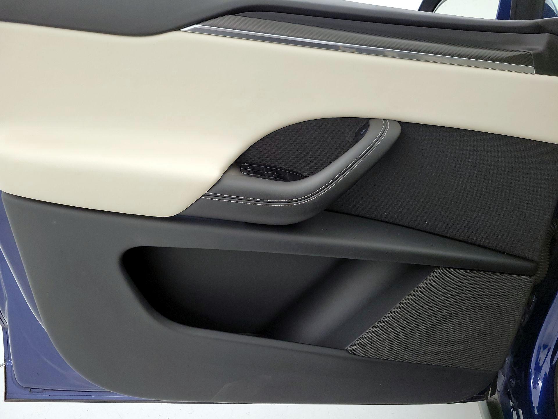 Thumbnail: 2022 Tesla Model X - 12