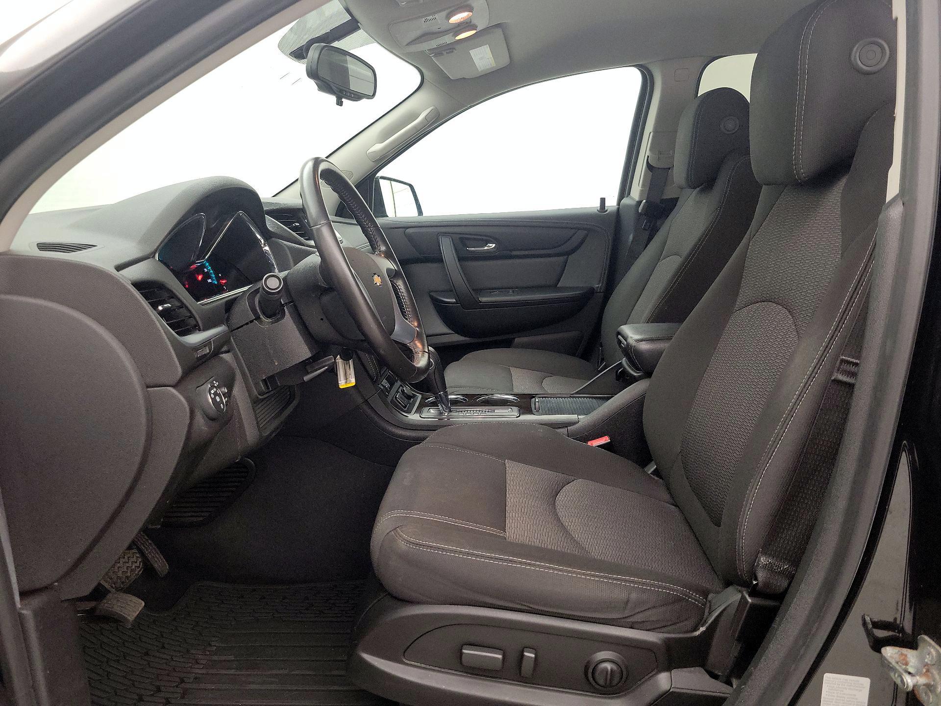 Thumbnail: 2017 Chevrolet Traverse - 11