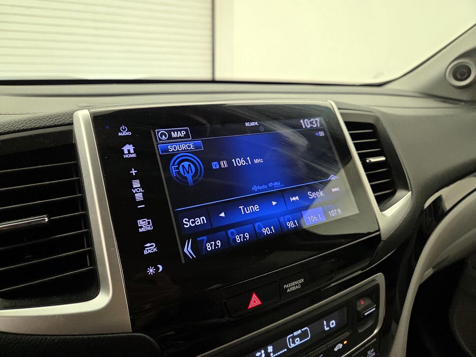 Thumbnail: 2017 Honda Pilot - 15