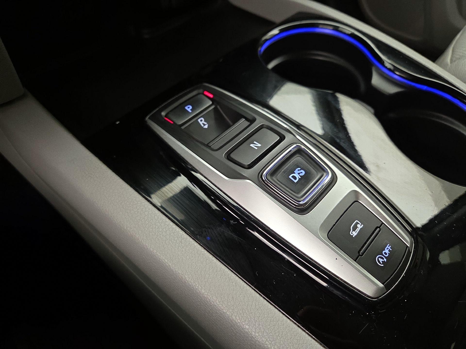 Thumbnail: 2017 Honda Pilot - 17
