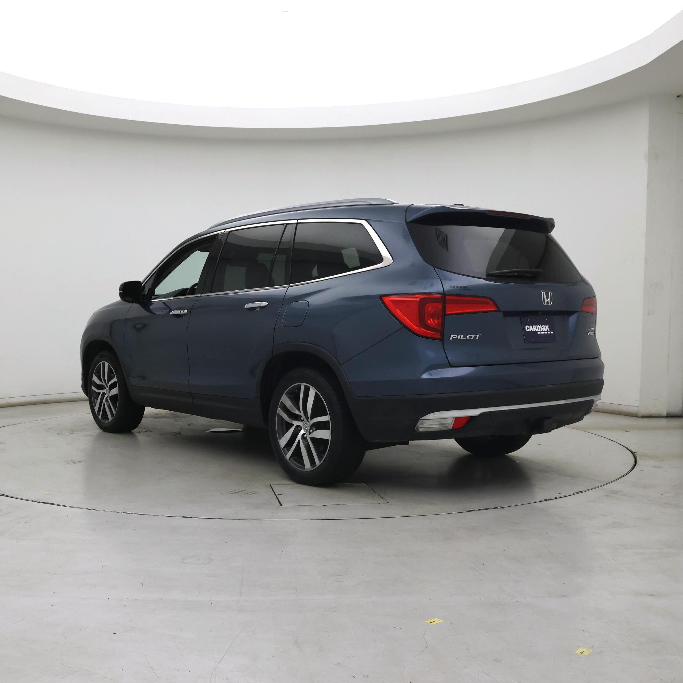 Thumbnail: 2017 Honda Pilot - 2