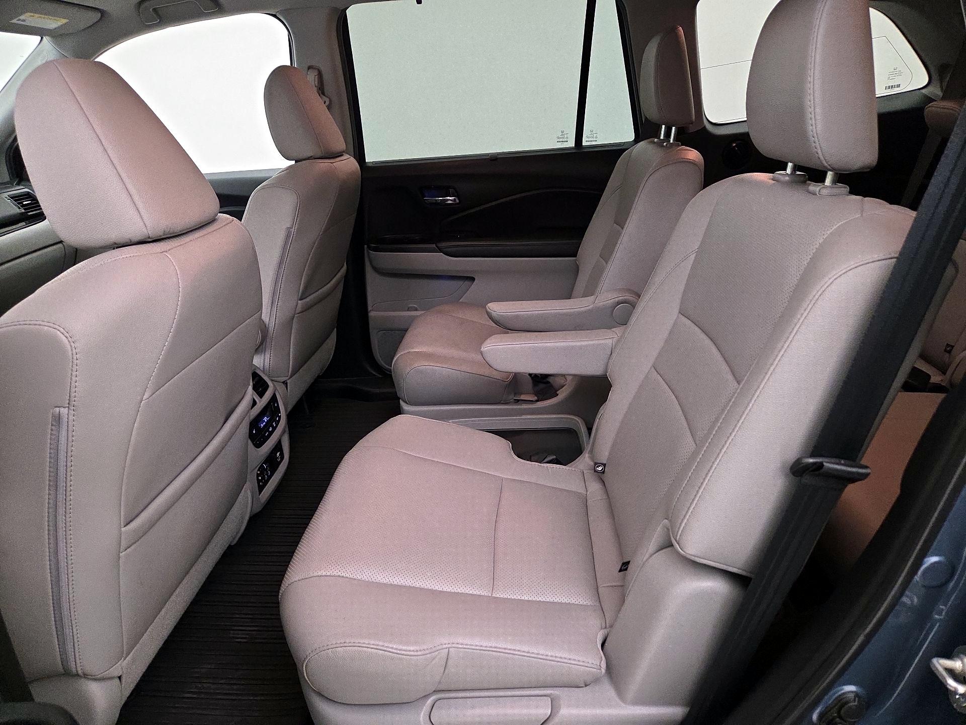 Thumbnail: 2017 Honda Pilot - 19