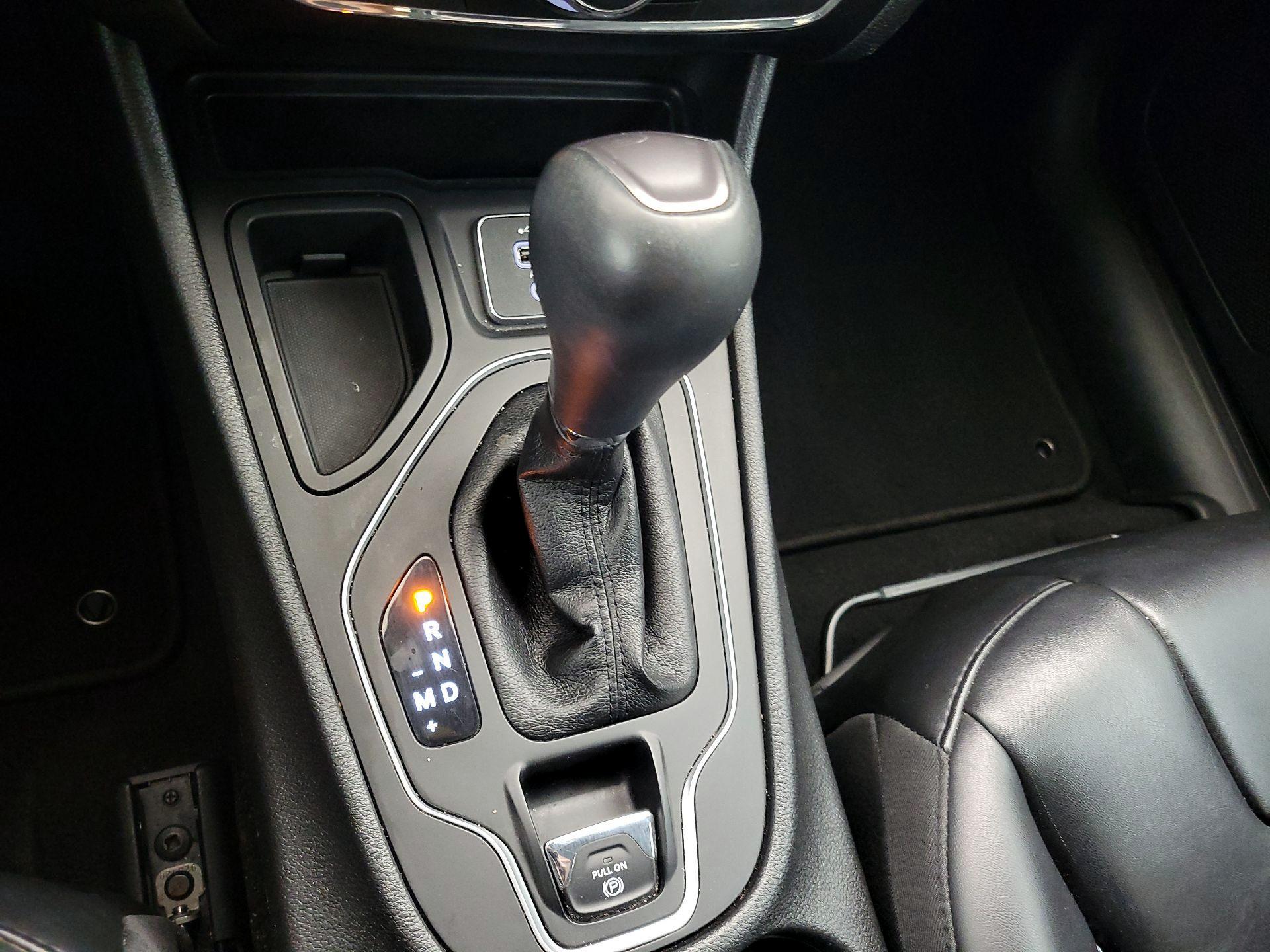 Thumbnail: 2021 Jeep Cherokee - 17
