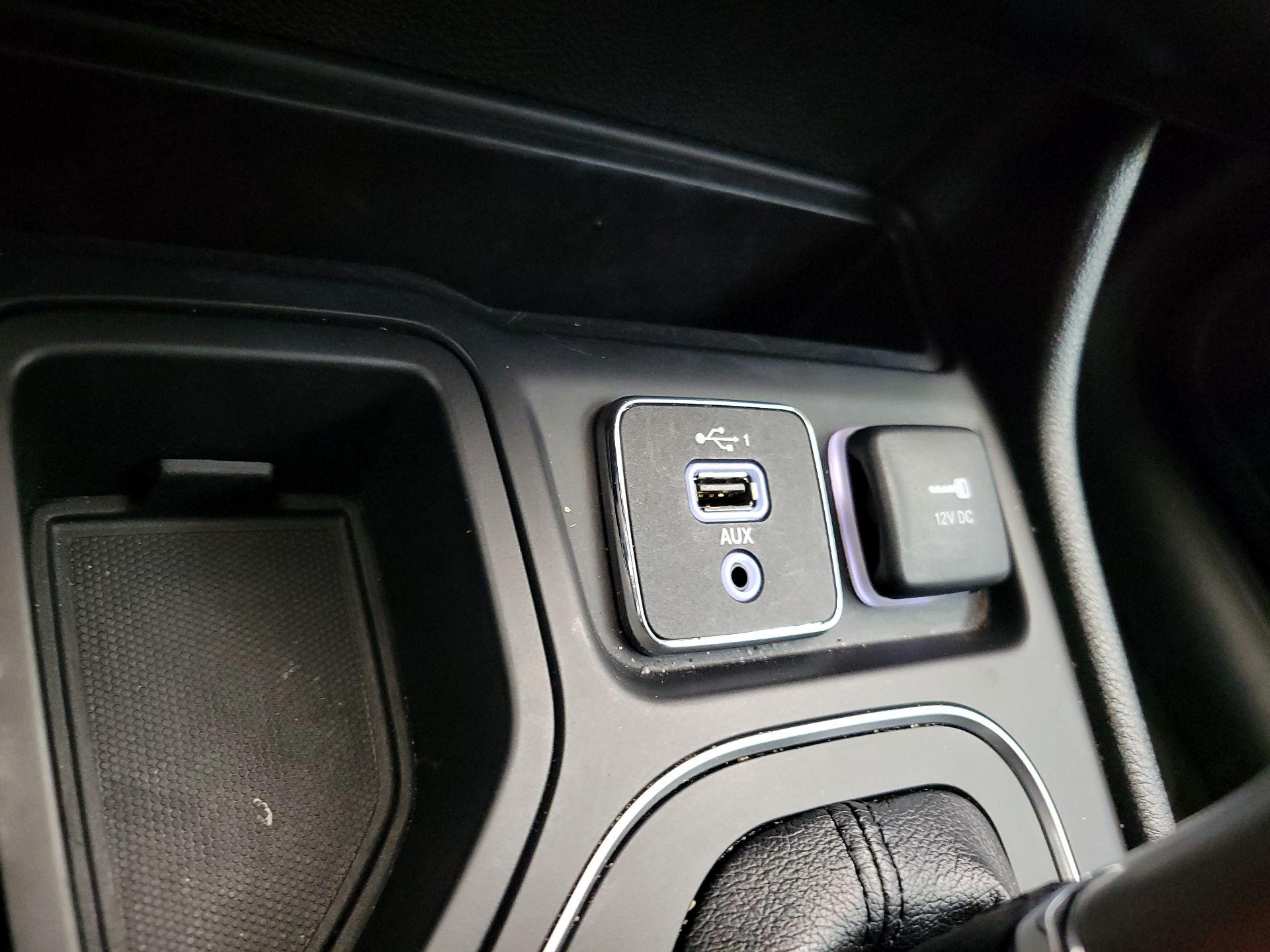 Thumbnail: 2021 Jeep Cherokee - 18