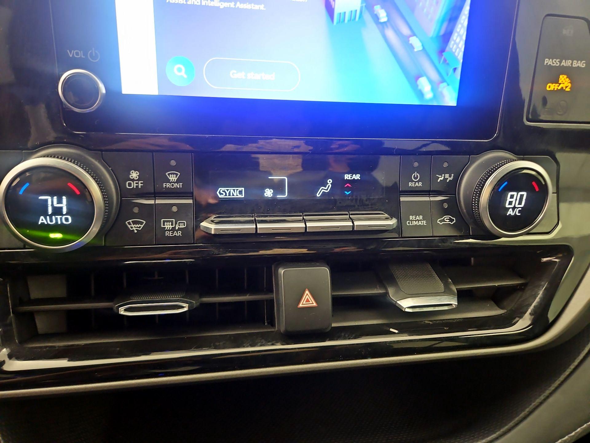 Thumbnail: 2024 Toyota Highlander - 14