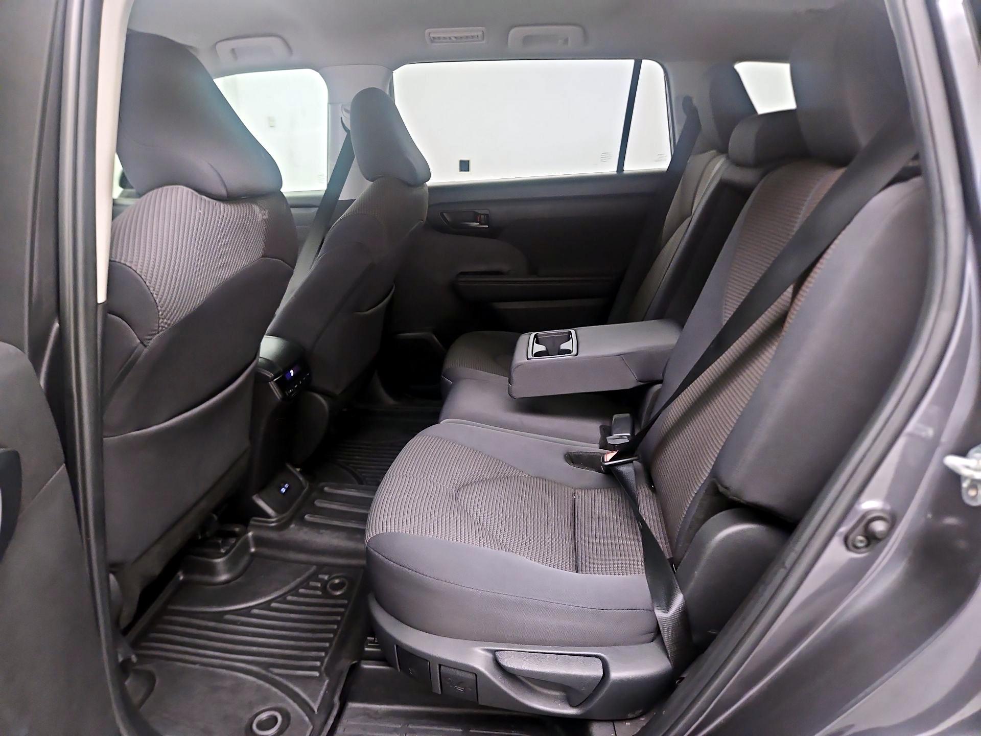 Thumbnail: 2024 Toyota Highlander - 17