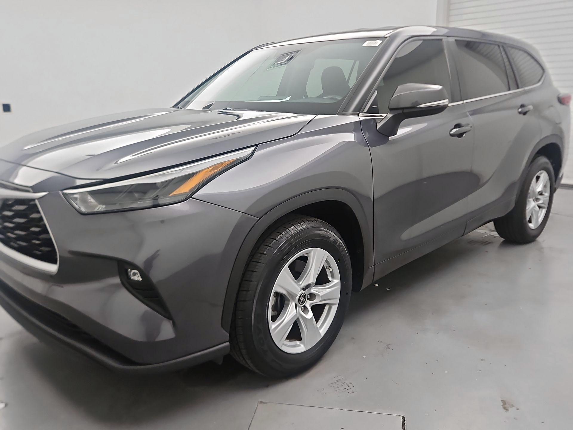 Thumbnail: 2024 Toyota Highlander - 3