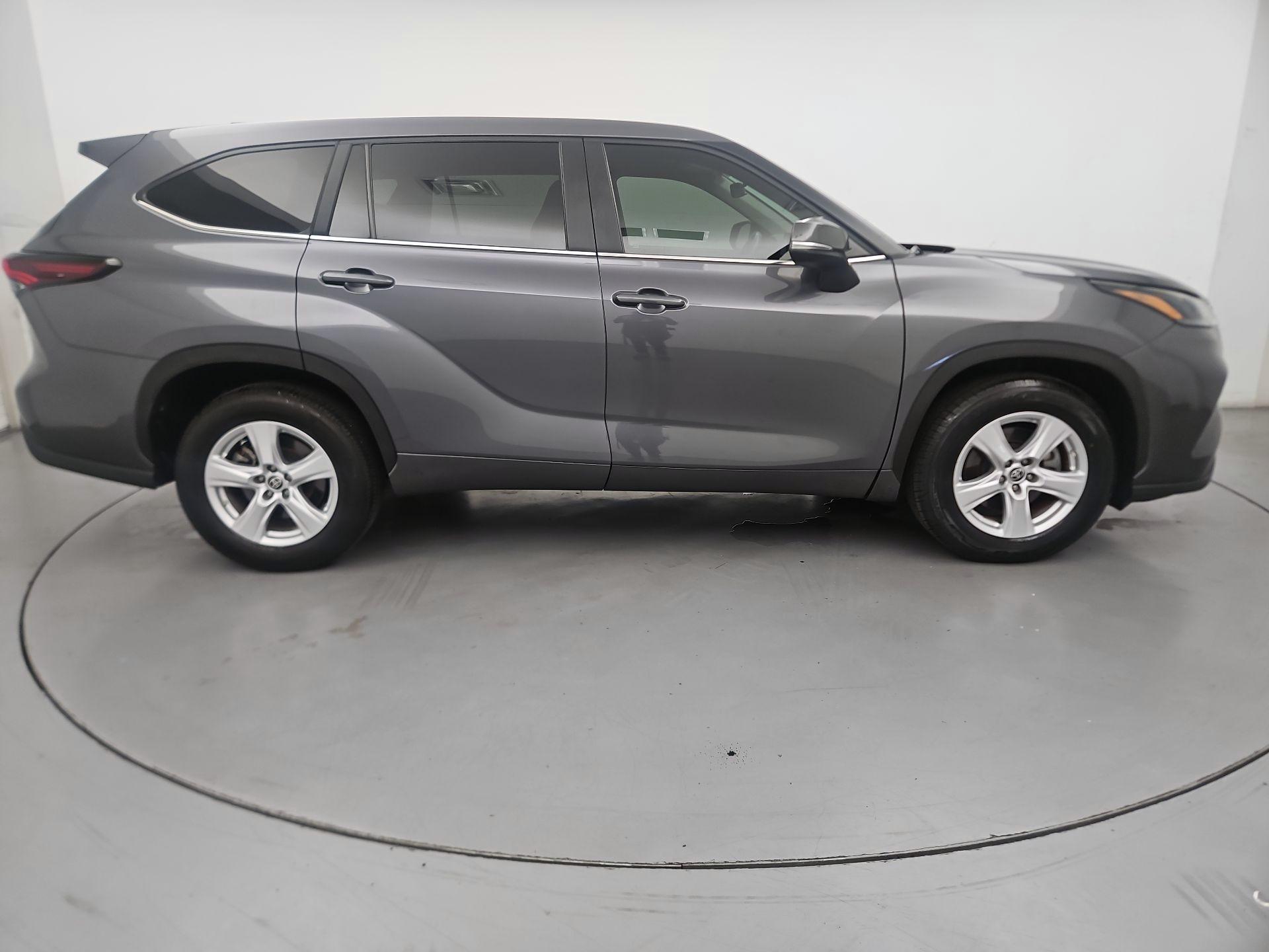 Thumbnail: 2024 Toyota Highlander - 4