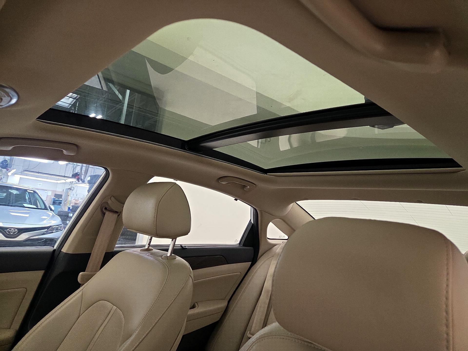 Thumbnail: 2019 Hyundai Sonata - 20