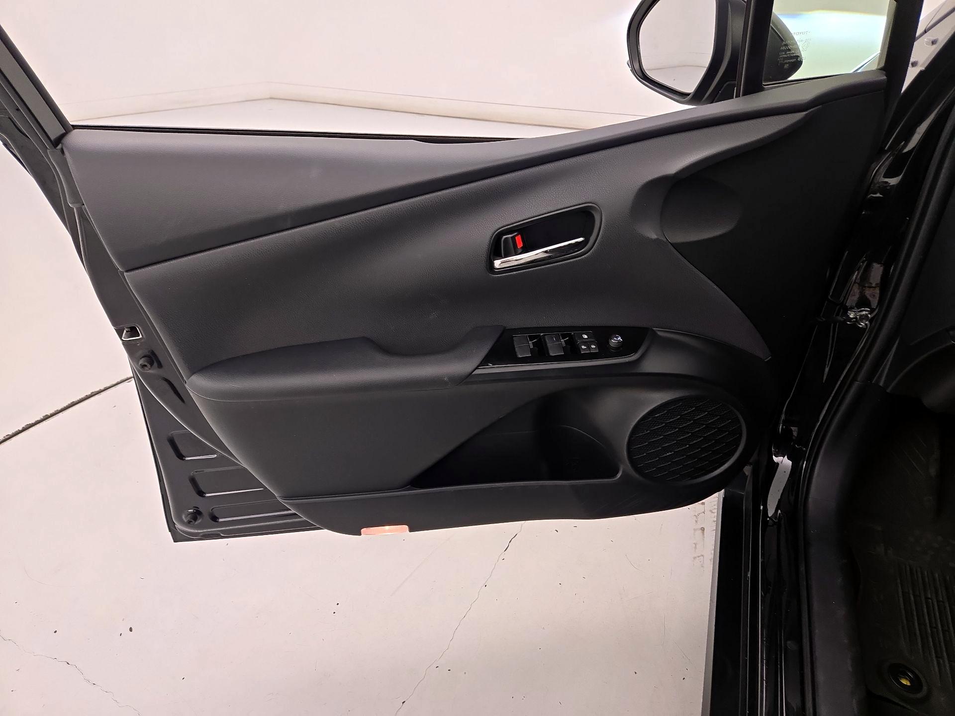 Thumbnail: 2022 Toyota Prius Prime - 12