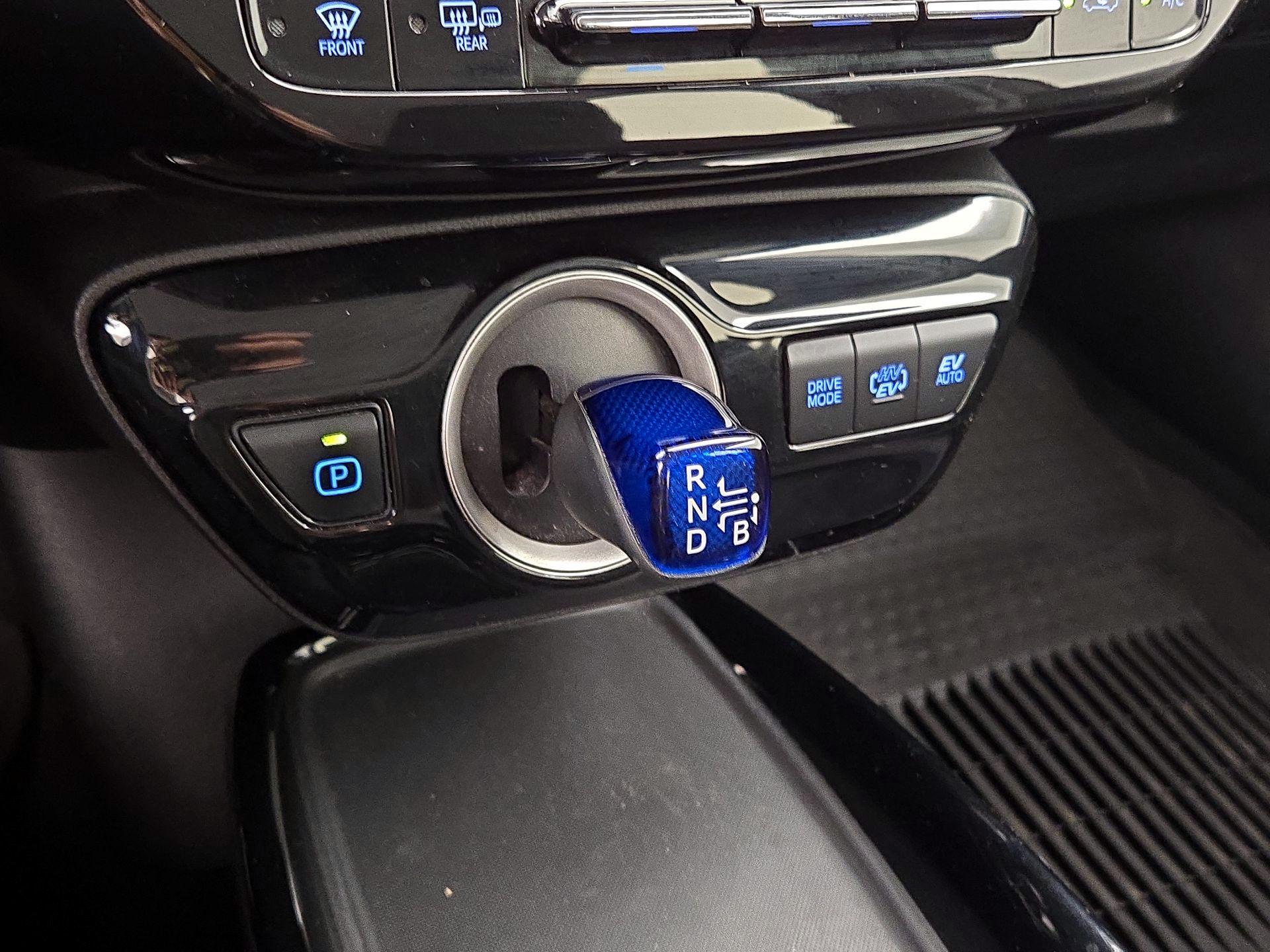 Thumbnail: 2022 Toyota Prius Prime - 17