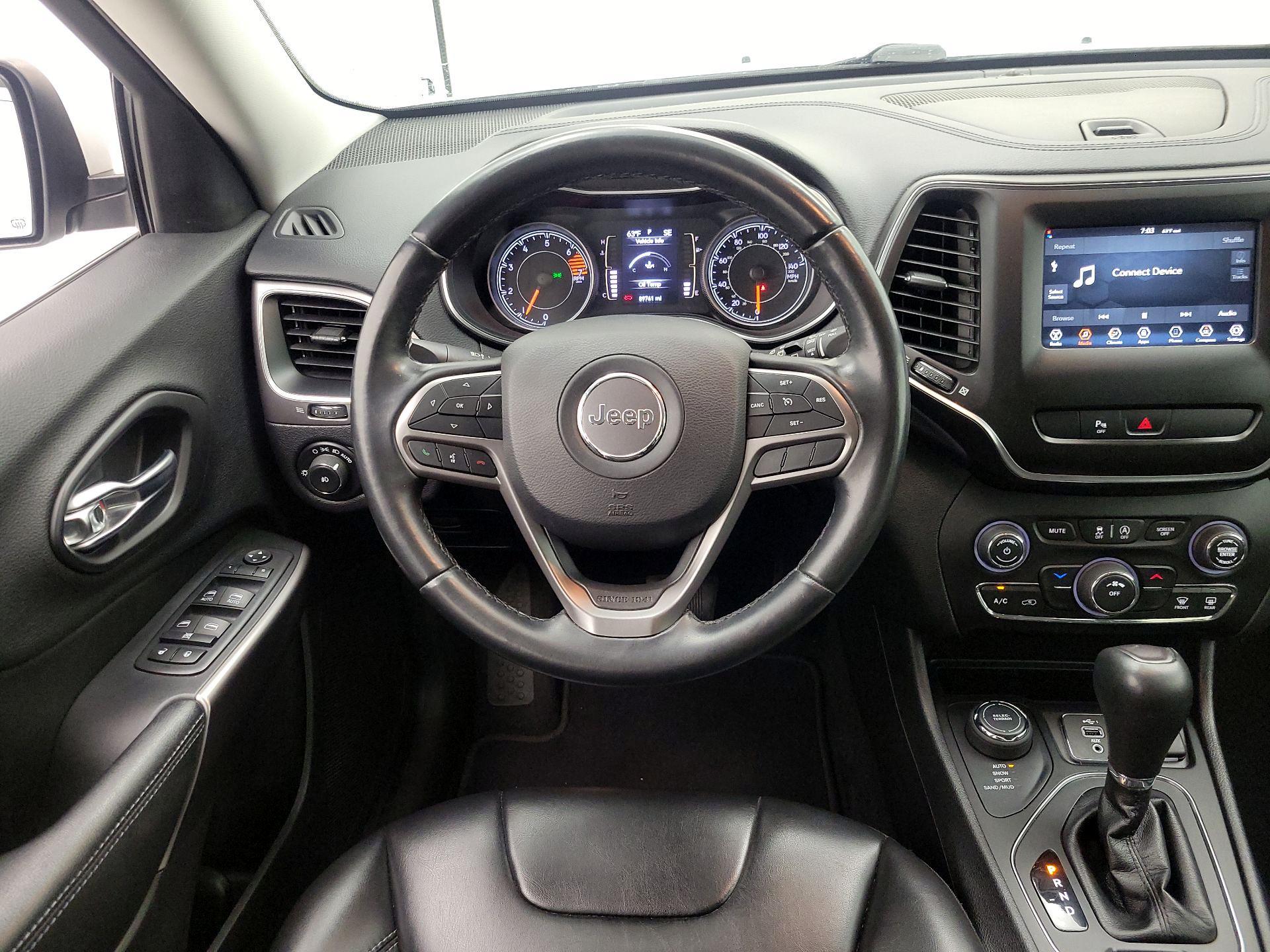 Thumbnail: 2019 Jeep Cherokee - 10