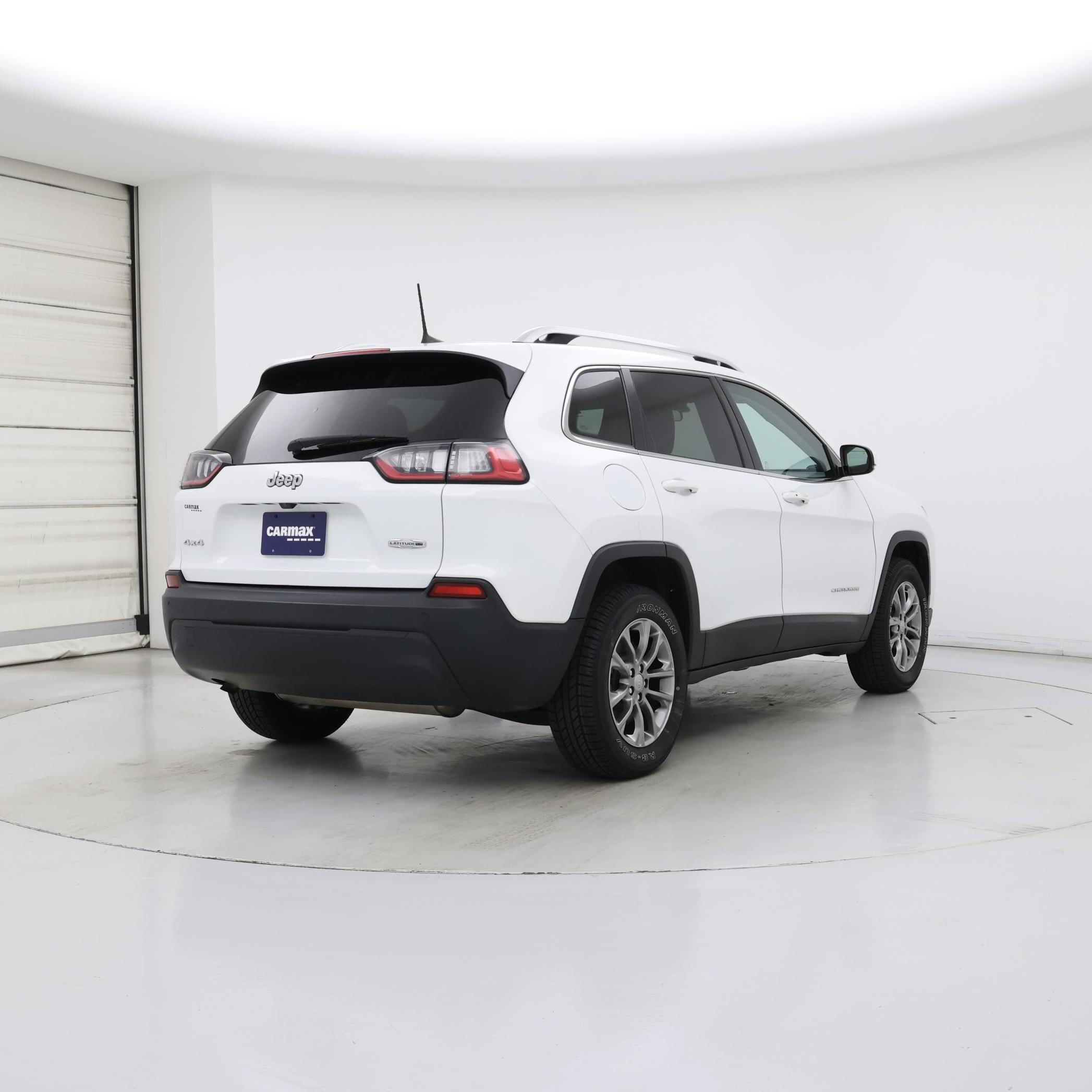 Thumbnail: 2019 Jeep Cherokee - 8