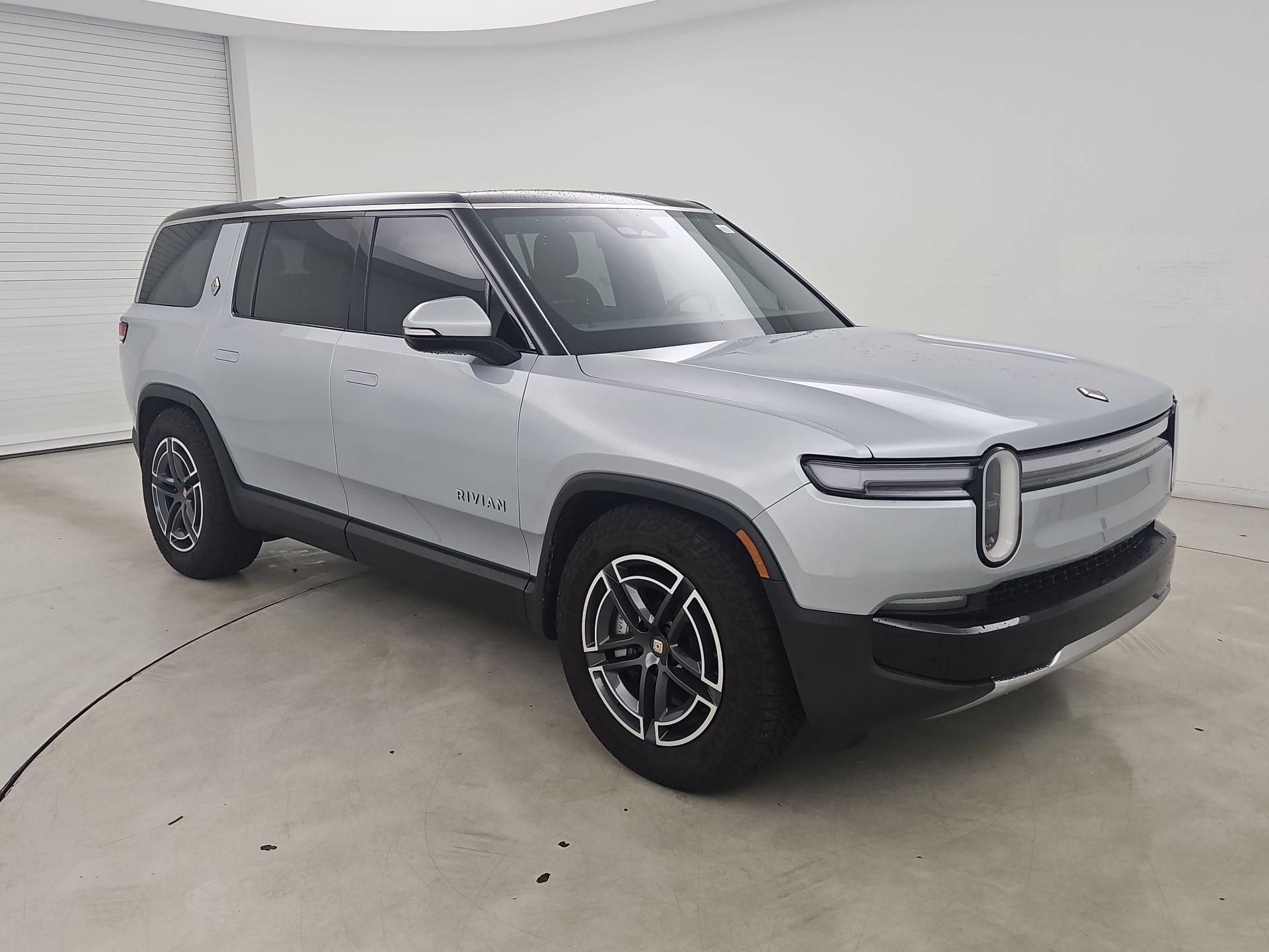 Thumbnail: 2026 Rivian R1S - 1