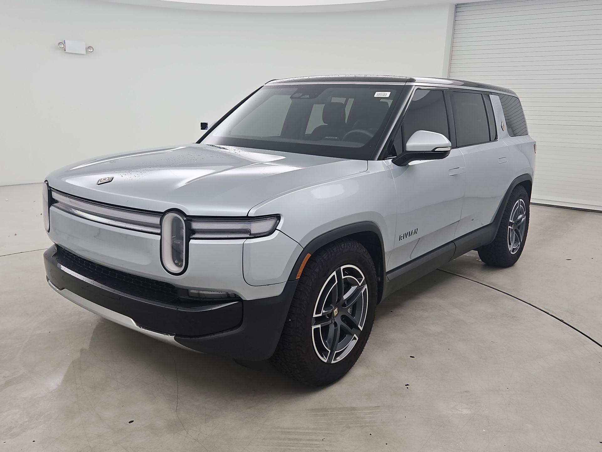 Thumbnail: 2026 Rivian R1S - 3