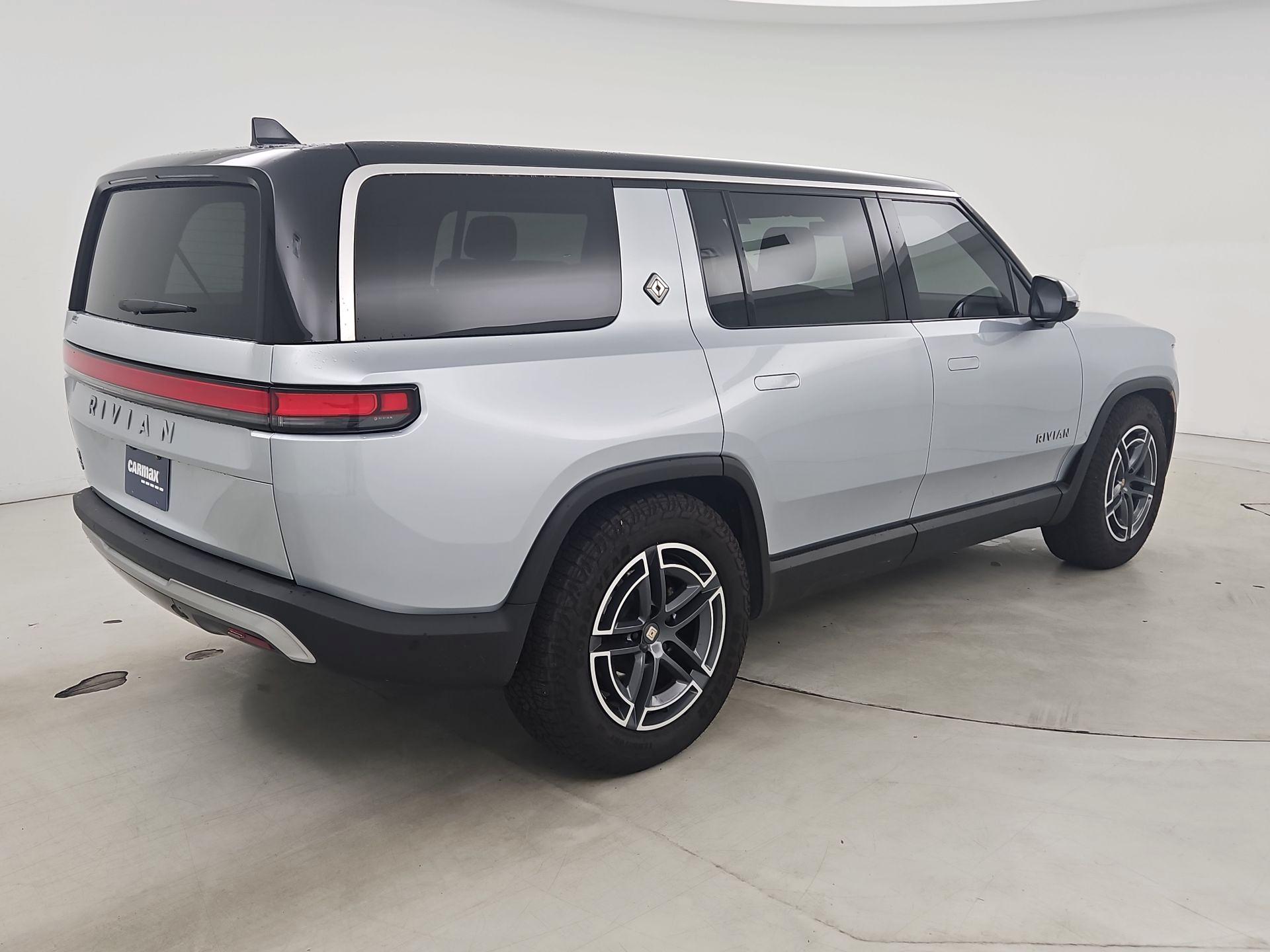 Thumbnail: 2026 Rivian R1S - 5