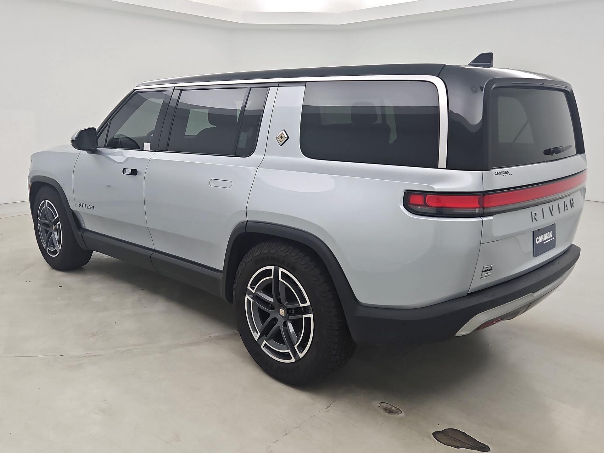Thumbnail: 2026 Rivian R1S - 7