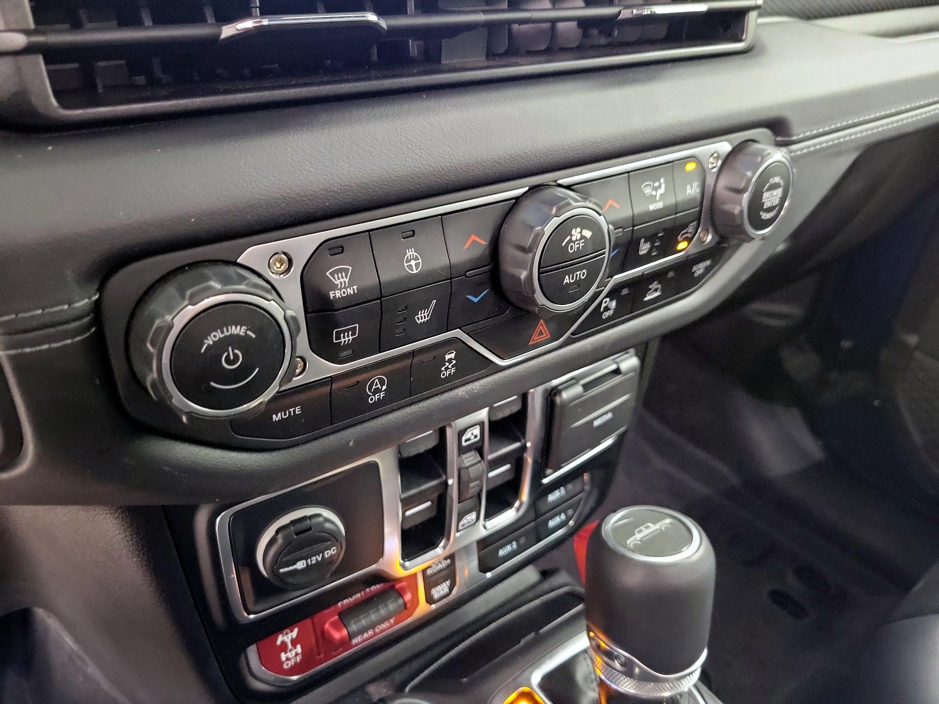 Thumbnail: 2025 Jeep Gladiator - 16
