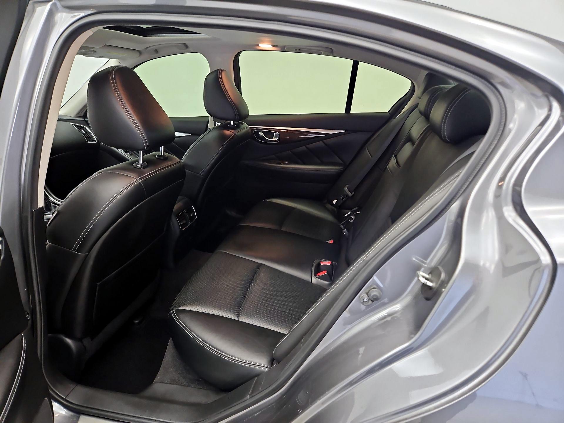 Thumbnail: 2015 INFINITI Q50 - 19