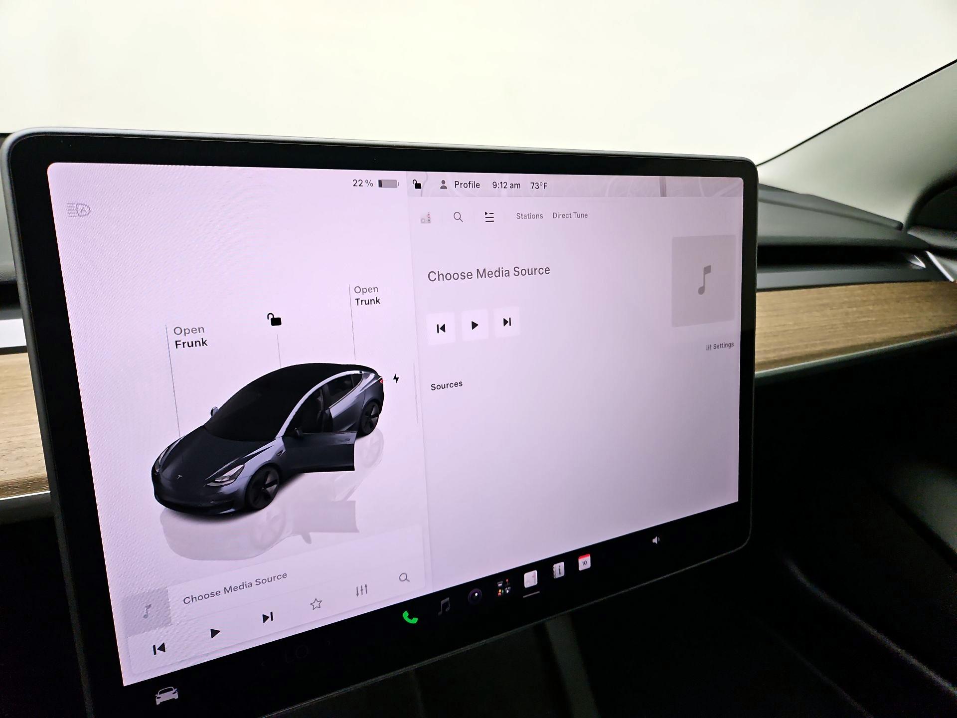 Thumbnail: 2022 Tesla Model 3 - 15