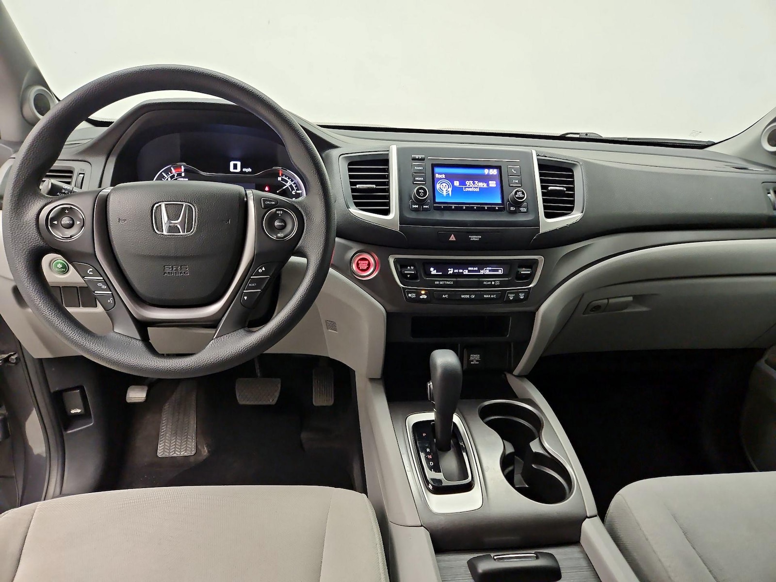 2017 Honda Pilot LX - Photo 10