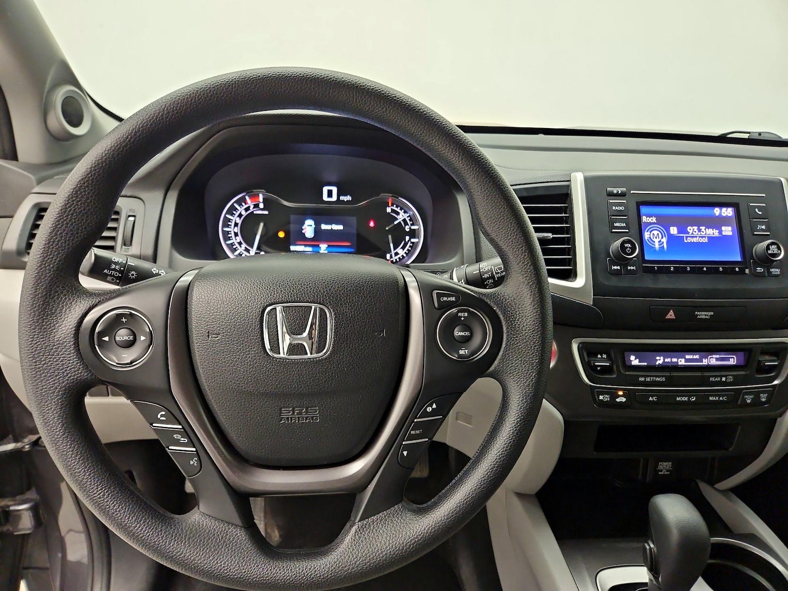 2017 Honda Pilot LX - Photo 11