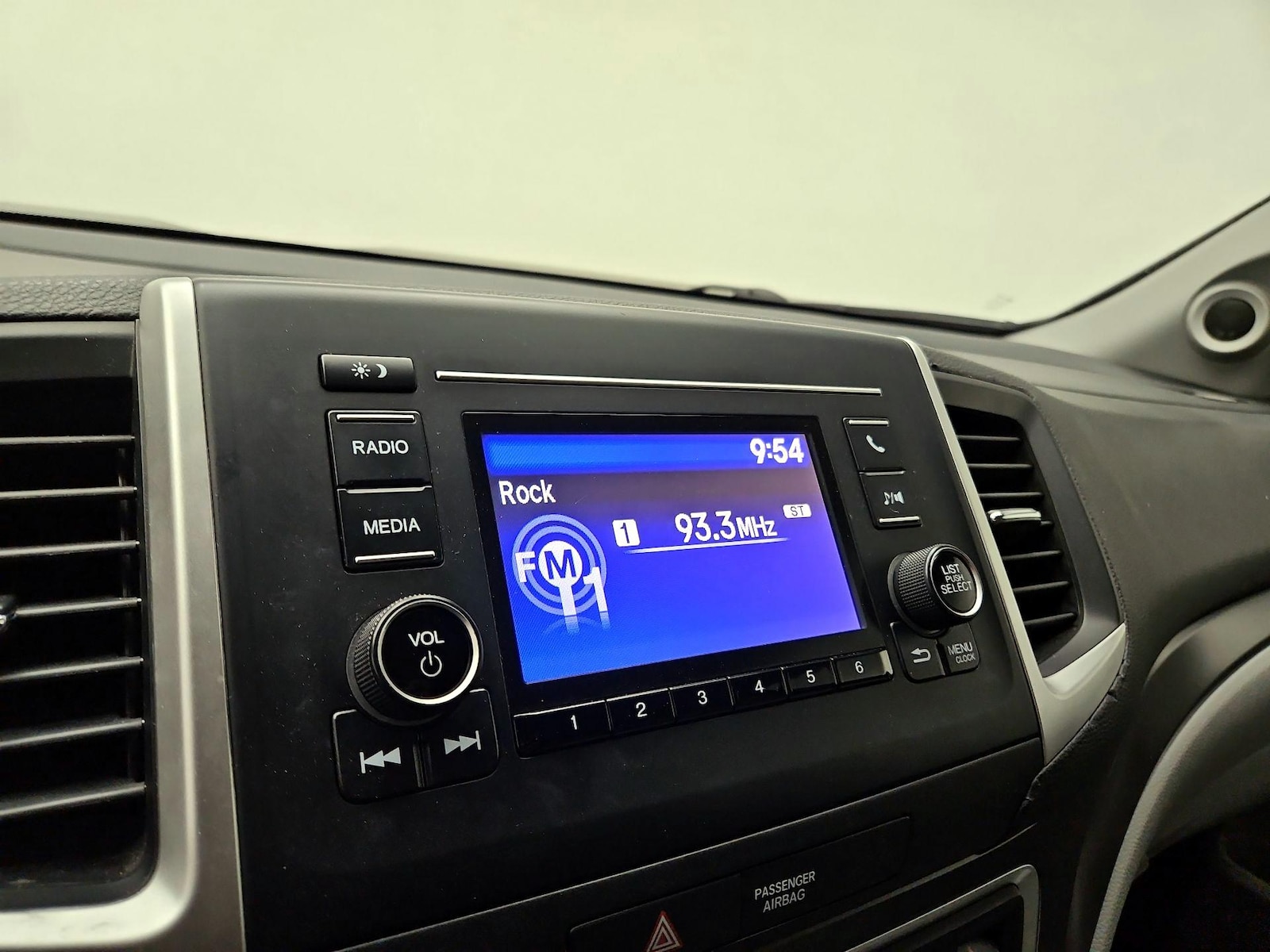2017 Honda Pilot LX - Photo 16